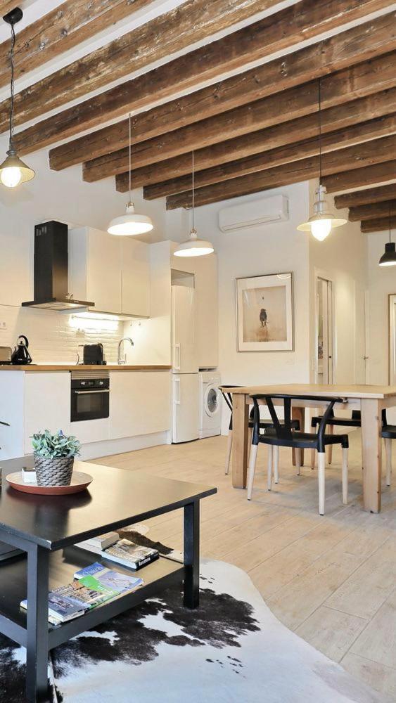 Lovely Flat At Sagrada Familia * Barcelona