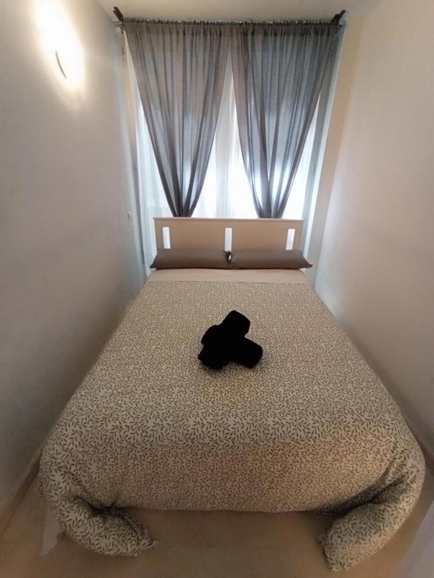 Apartment-loft Sagrada Famila L5 Metro Exit *