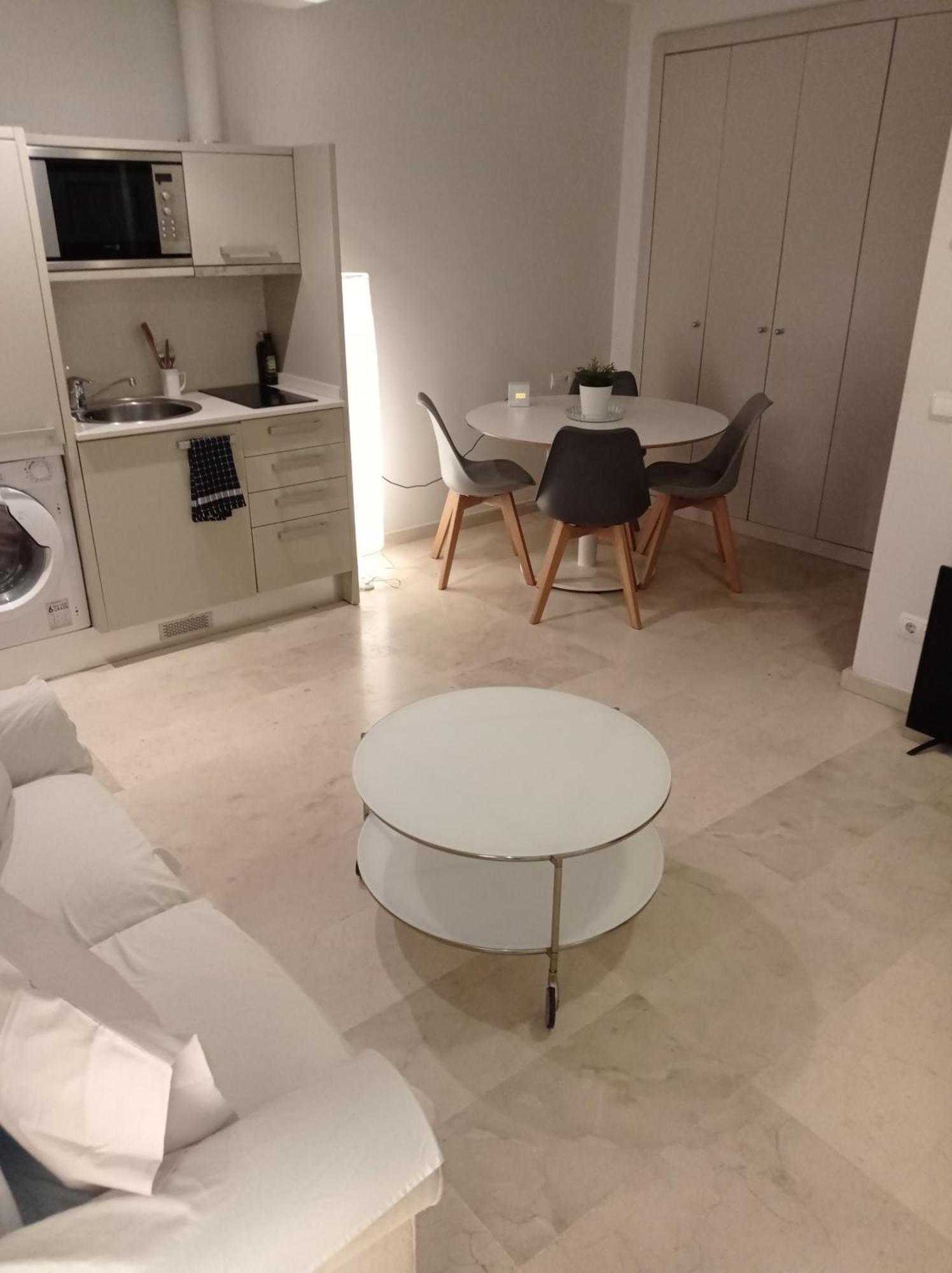Apartment-loft Sagrada Famila L5 Metro Exit *
