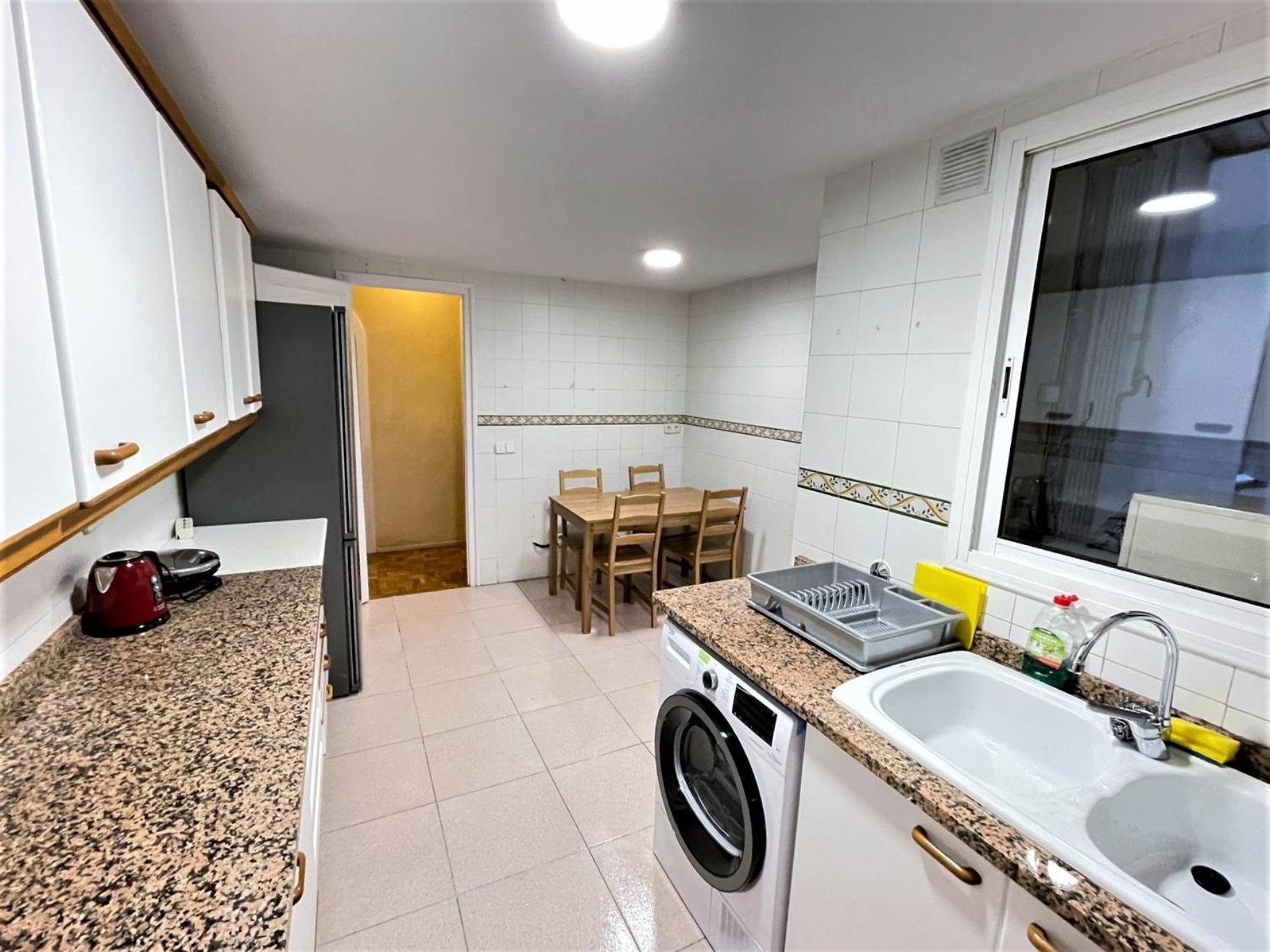 Bed & Breakfast Alojamiento Villaroel Barcelona
