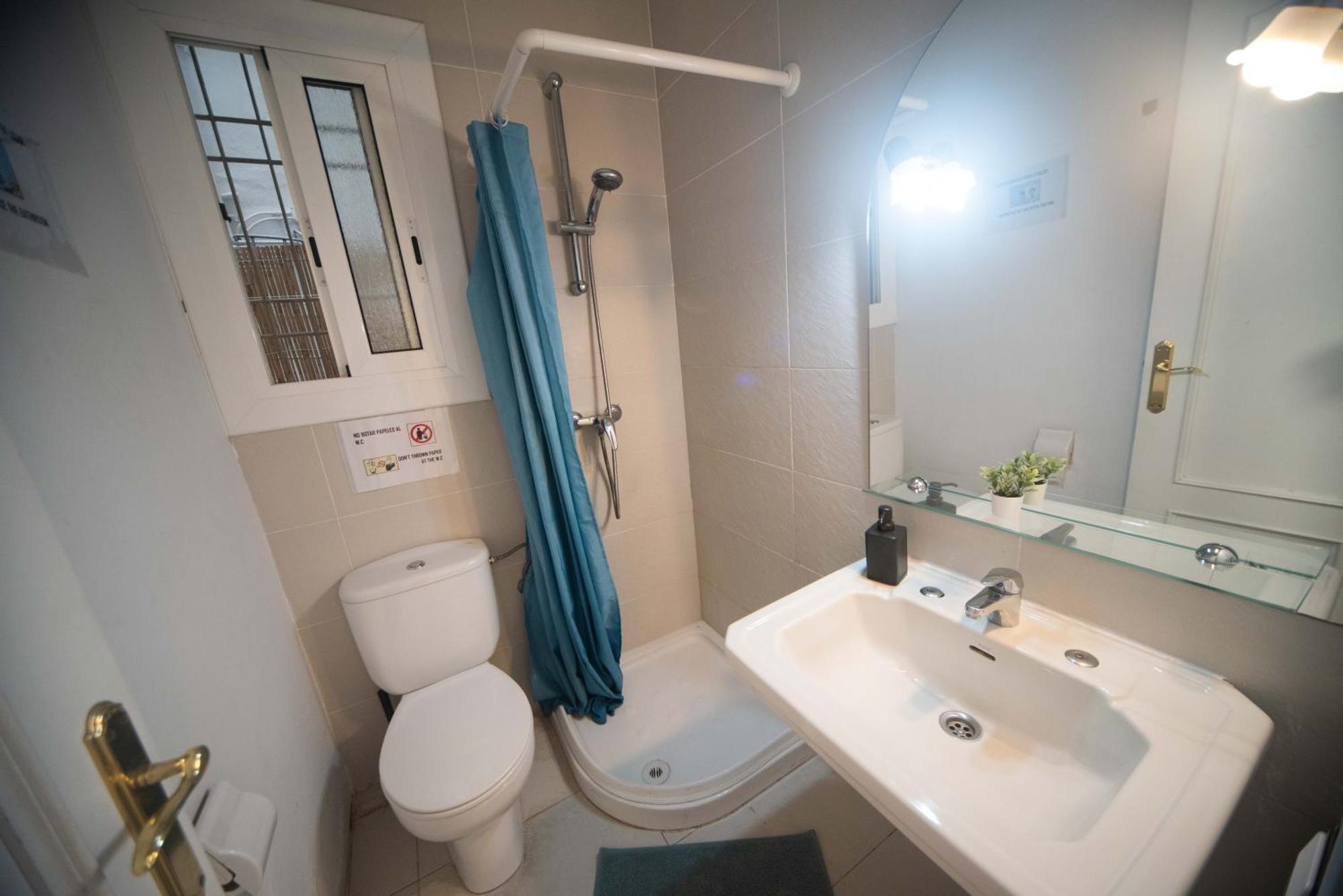 Hostal Eixample Private *