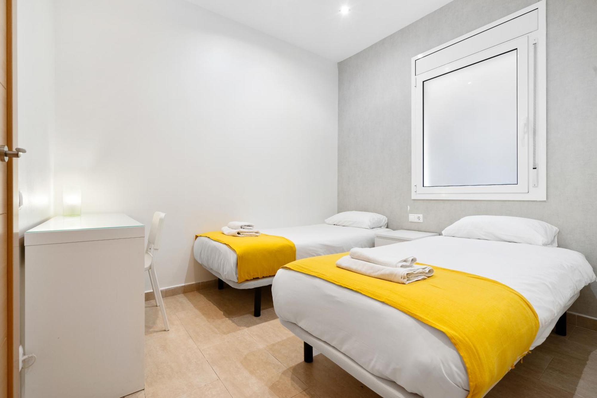 Apartamento Grcia Charm Sunlit Terrace, Ac & Exposed Brick