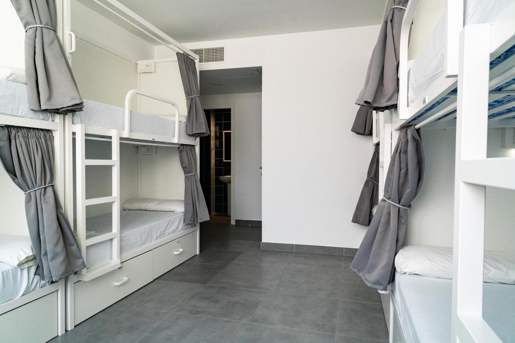 Hostel Sea