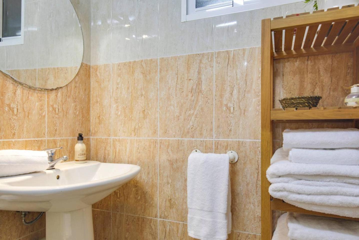 Cozy 2 Bedroom Next To Arc De Triomf Apartment *