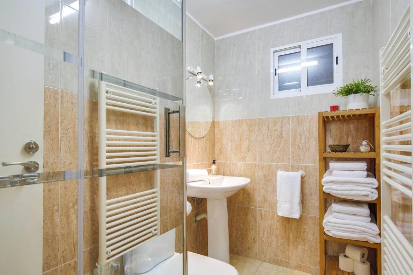 Cozy 2 Bedroom Next To Arc De Triomf * Barcelona