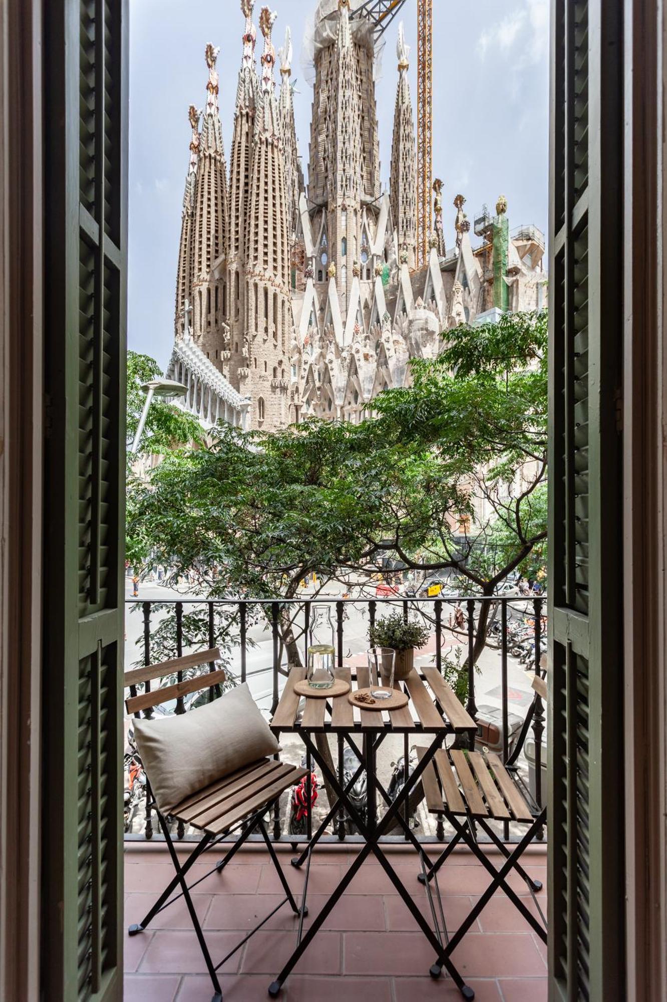 Click&flat Gaudi Dream Ii Barcelona