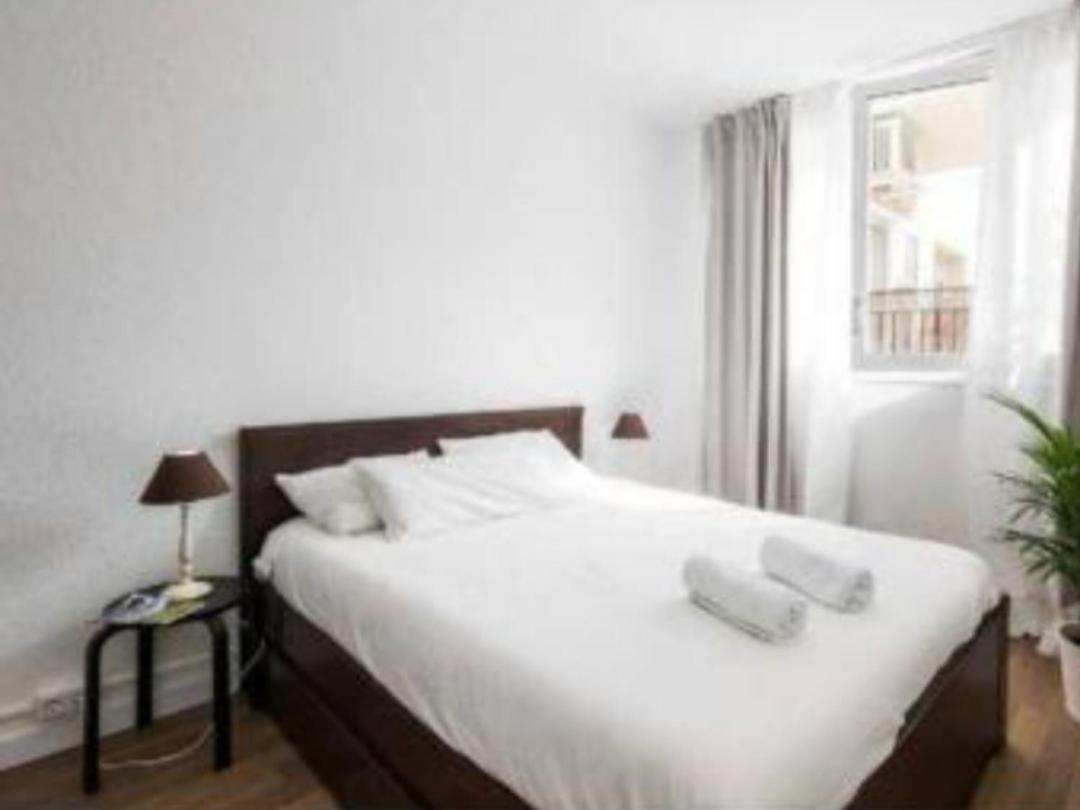 Pensión City Center Double Sunny Room Fgc
