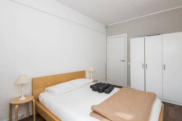 Pensión City Center Double Sunny Room Fgc *