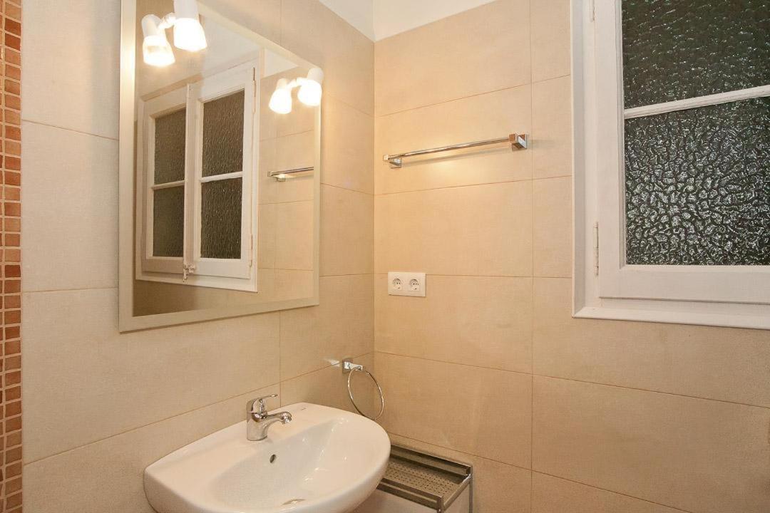 Apartment En Avenida Gaudi Barcelona