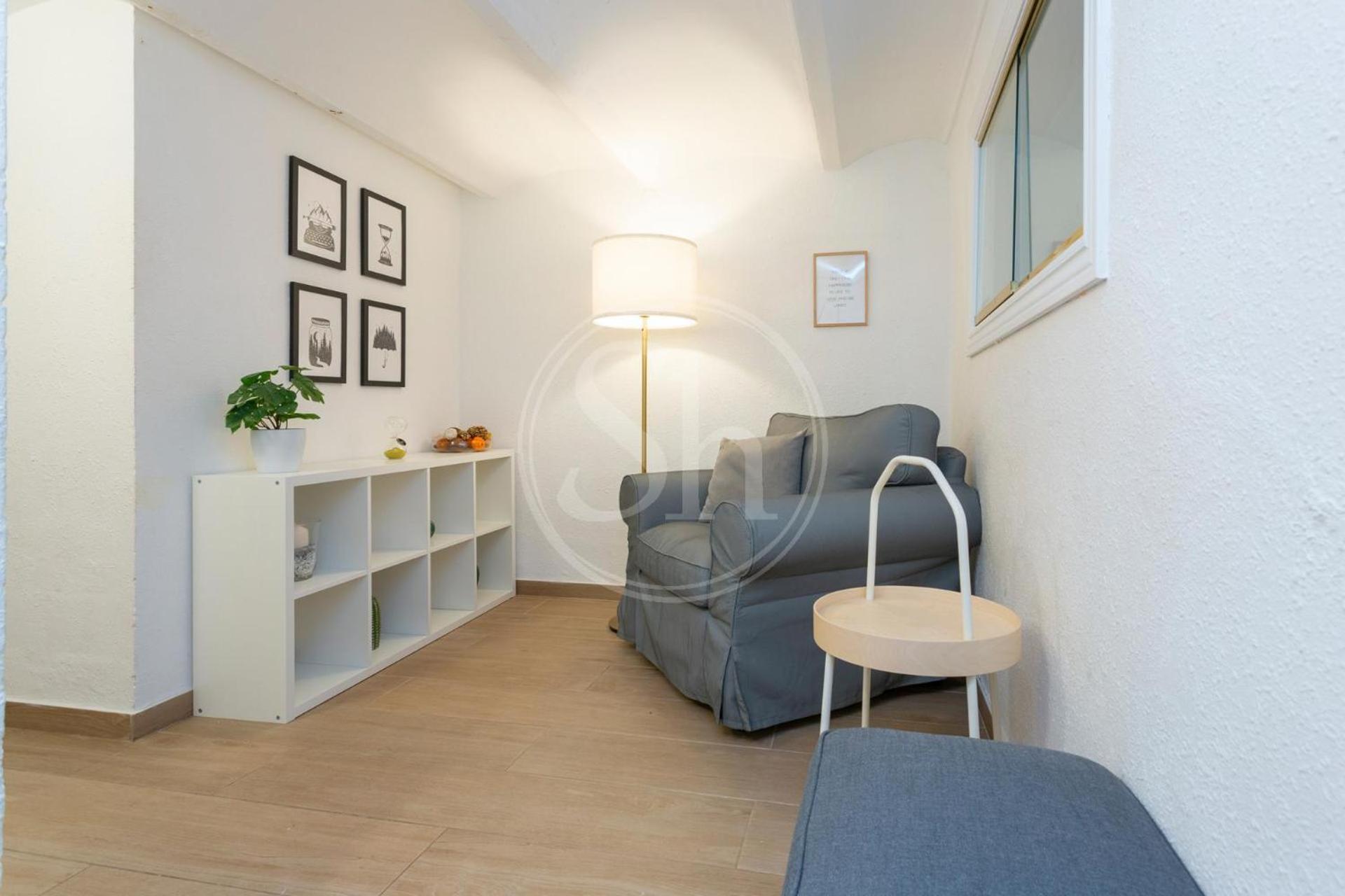 Practico Cerca De Estacion De Sants Apartamento