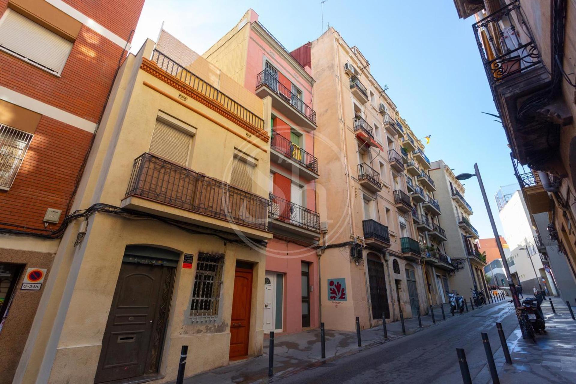 Practico Cerca De Estacion De Sants Apartamento