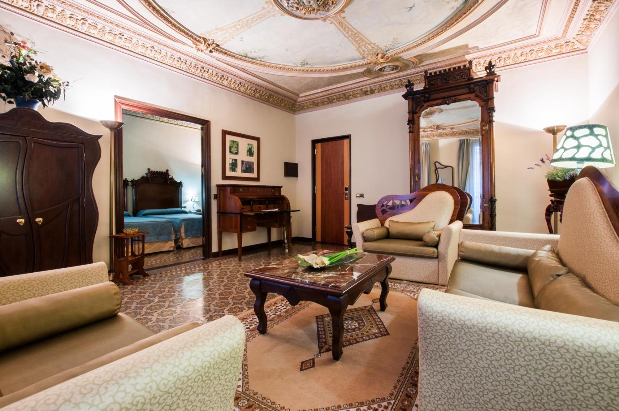 Rialto Hotel 3*