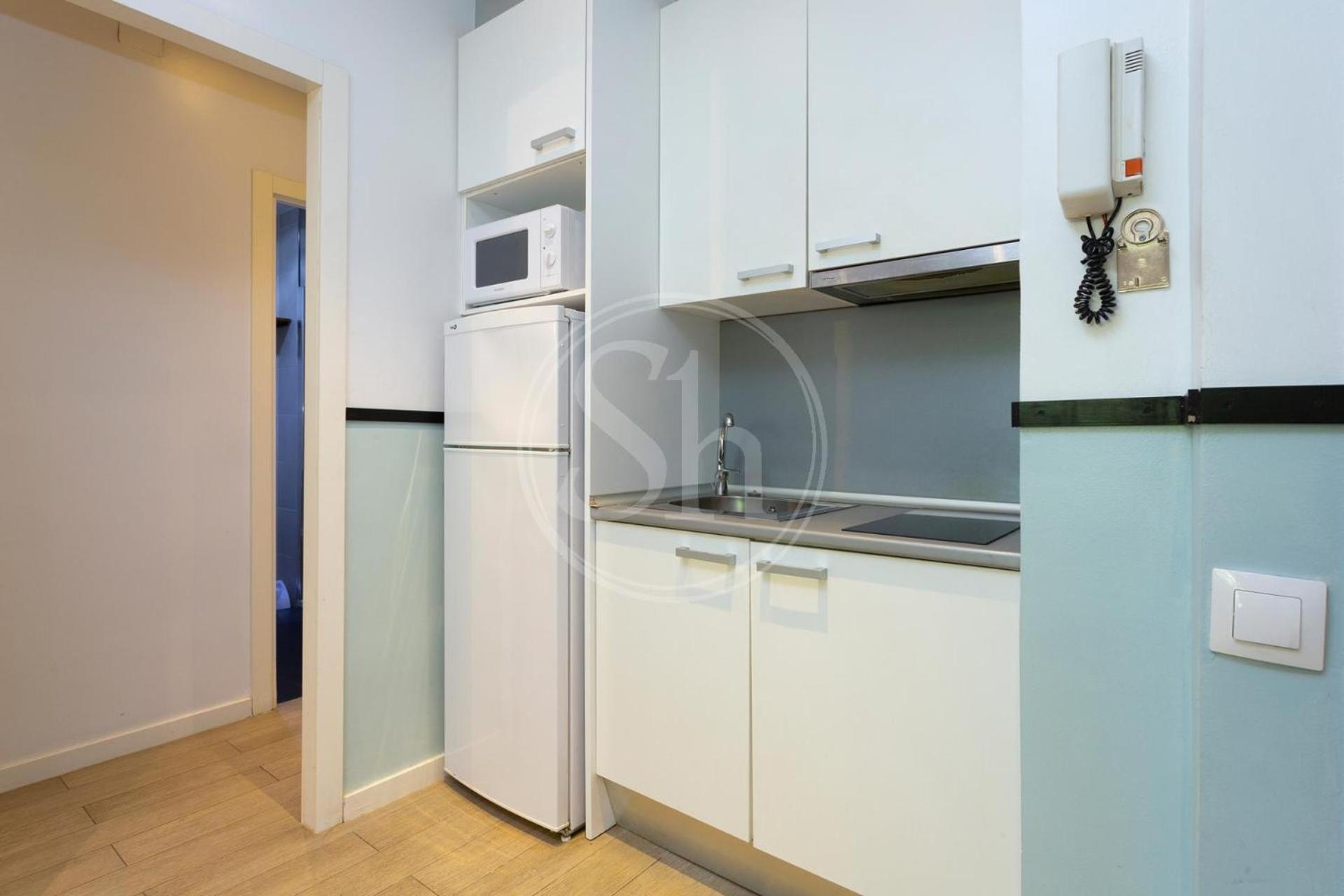 Precioso En Les Corts Apartment