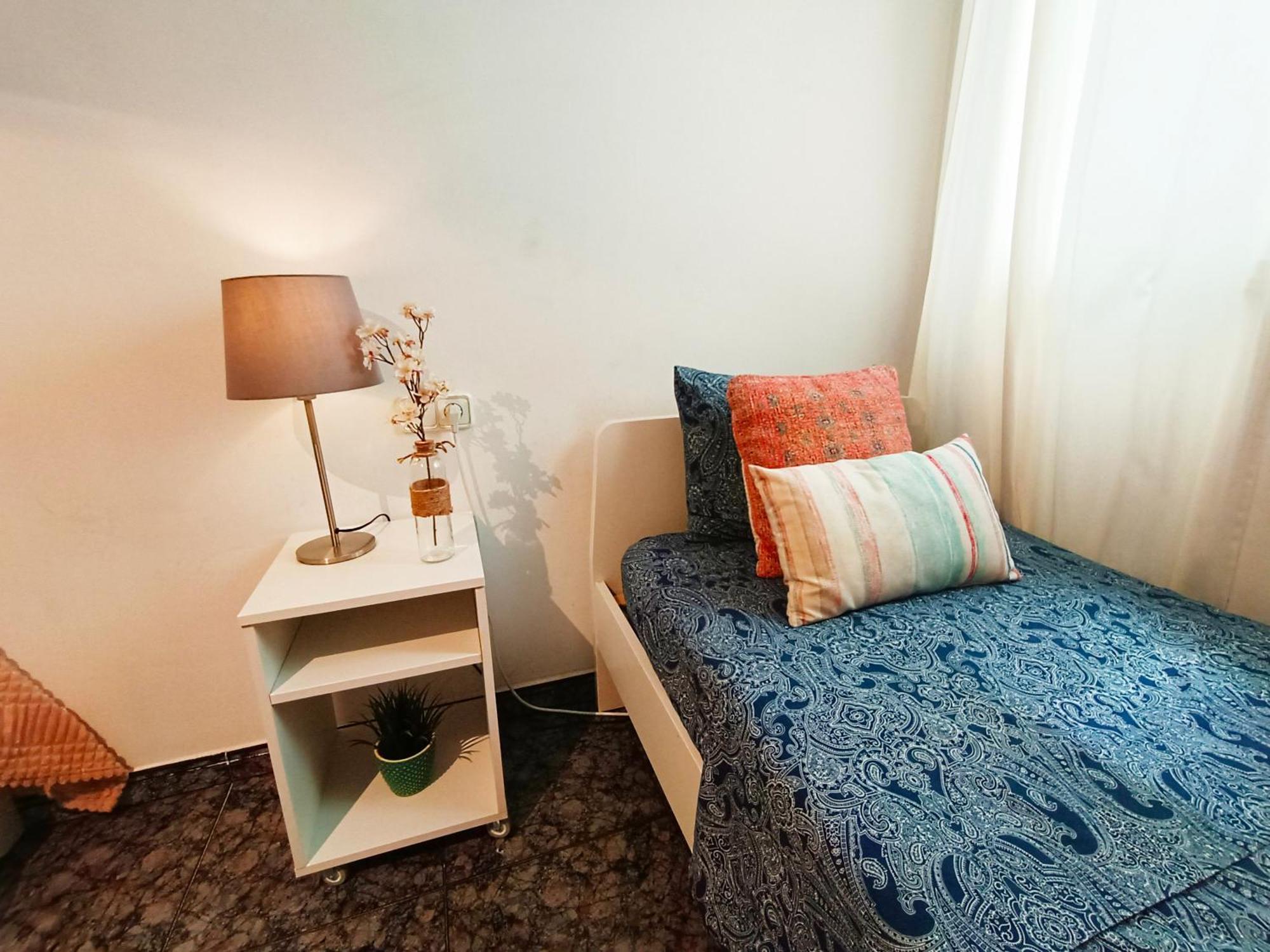 Private At Plaza Urquinaona Hostel