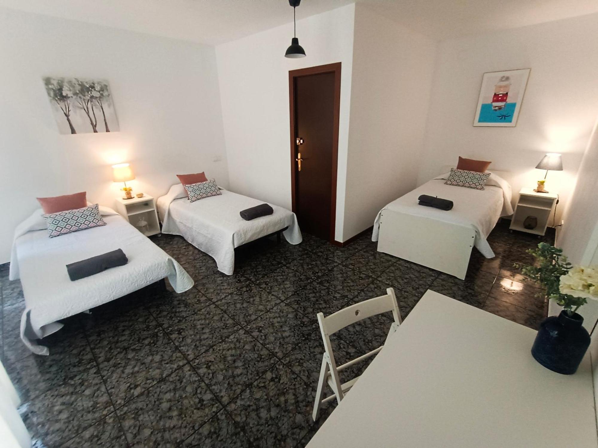 Hostel Private At Plaza Urquinaona