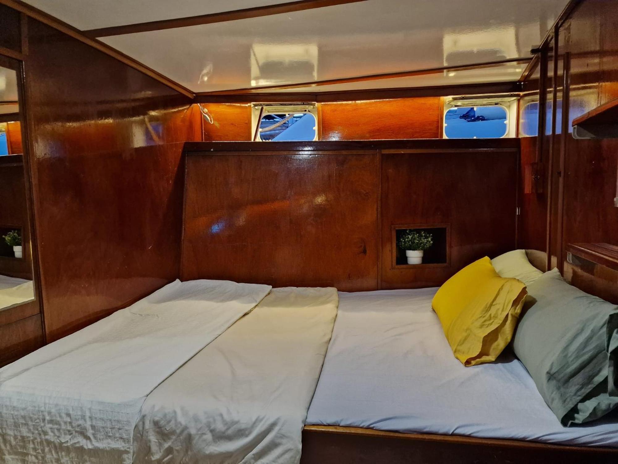 Classic Boat Hotel en barco Barcelona