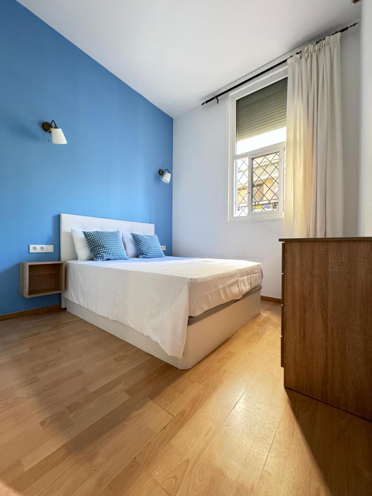 Pamis Sants, * Barcelona