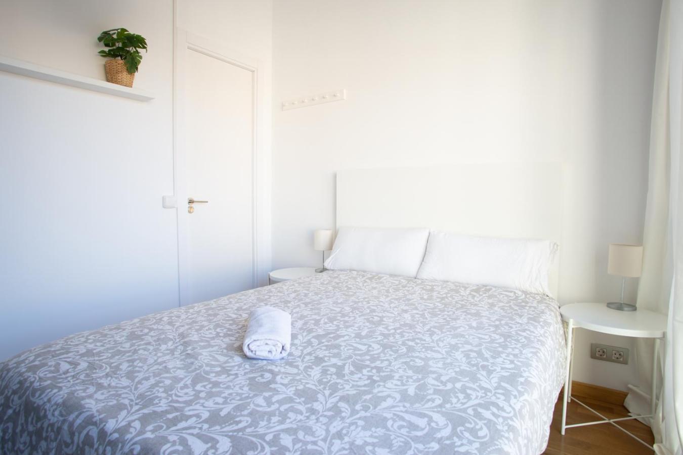 Private Near Las Ramblas Hostal *