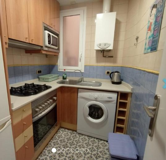 Private Born Neighborhood Hostal *
