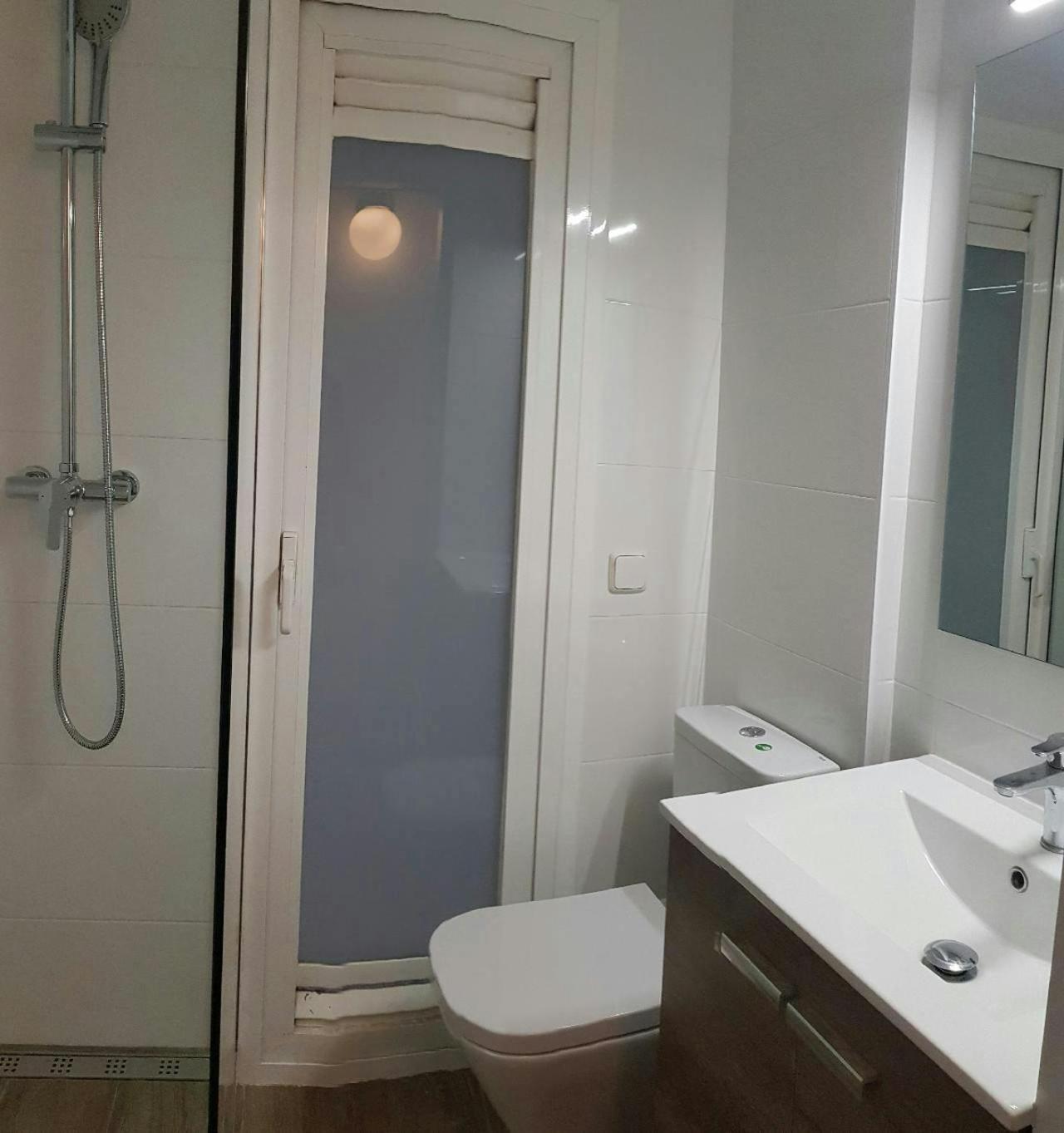 Apartamento Sant Antoni 4 - Downtown Barcelona. Modern Barcelona