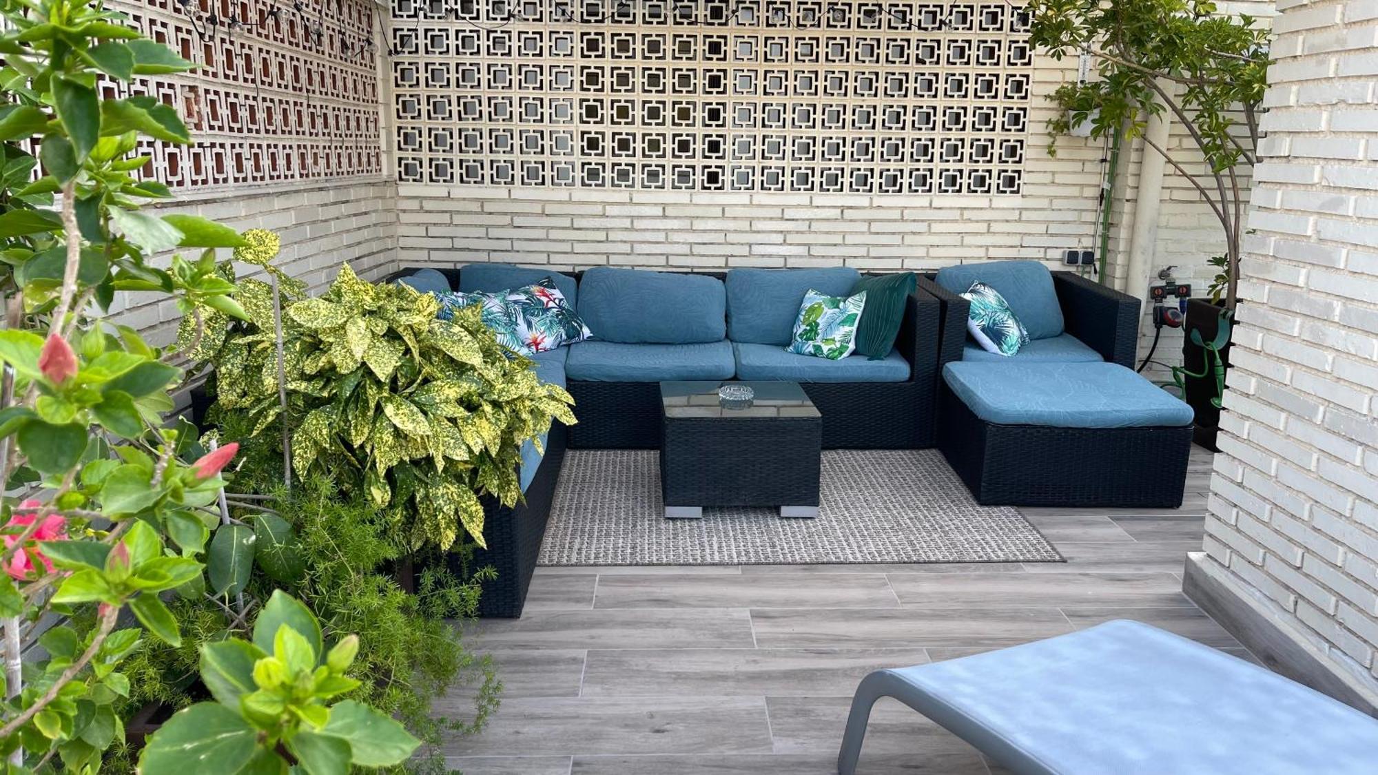 Spacious Penthouse With Big Private Terrace & View Apartment *