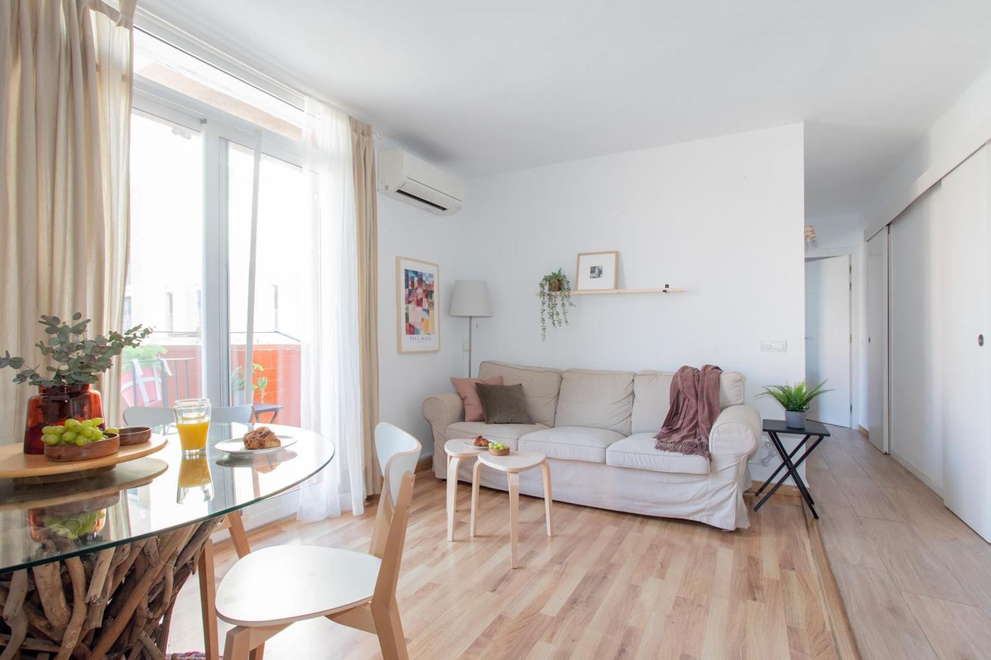 Sunshine & Beach Urban Two-bedroom Barcelona