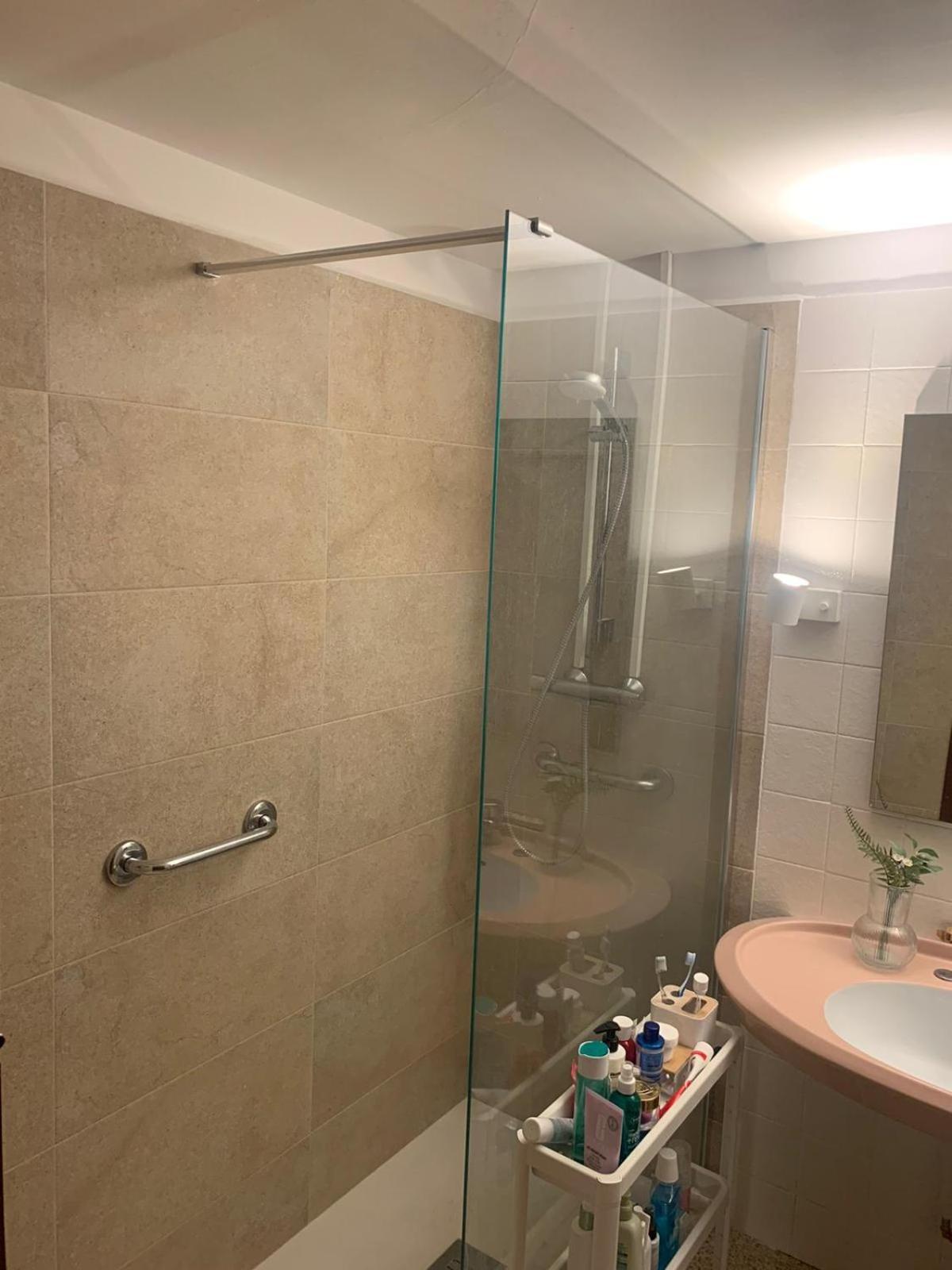Hostal Privada En Piso Compartido Lepanto
