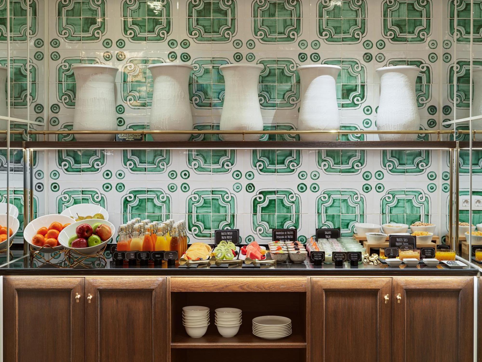 Hotel H10 Madison 4* Sup 4*