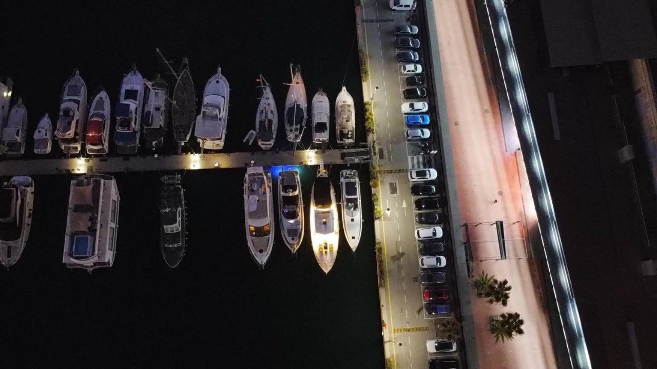 Classic Boat Hotel en barco Barcelona