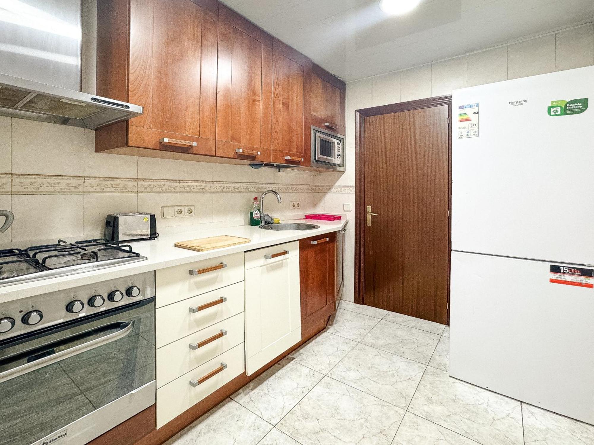 Charming In Shared Near Camp Nou Apartamento
