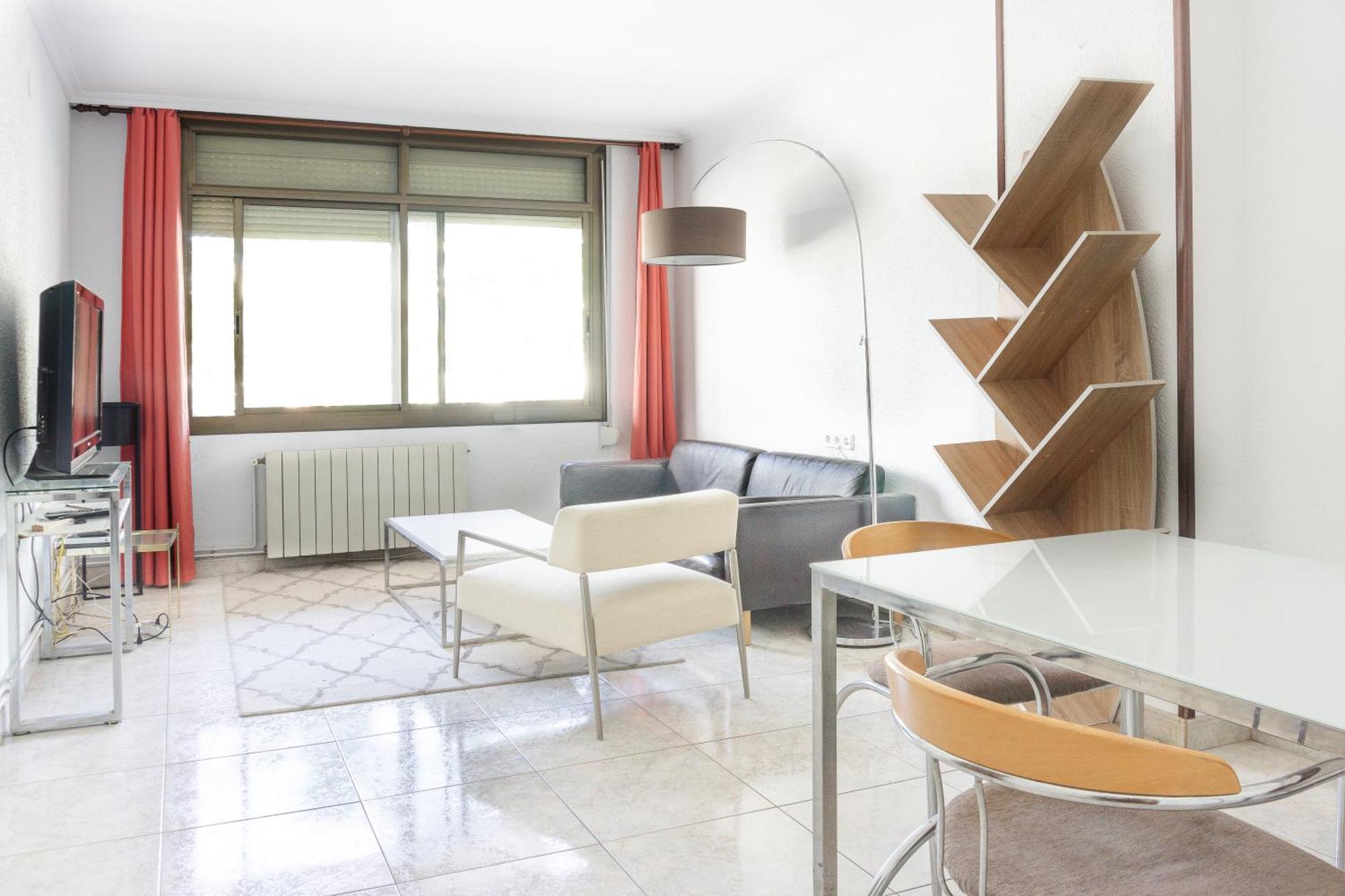 Charming In Shared Near Camp Nou Apartamento