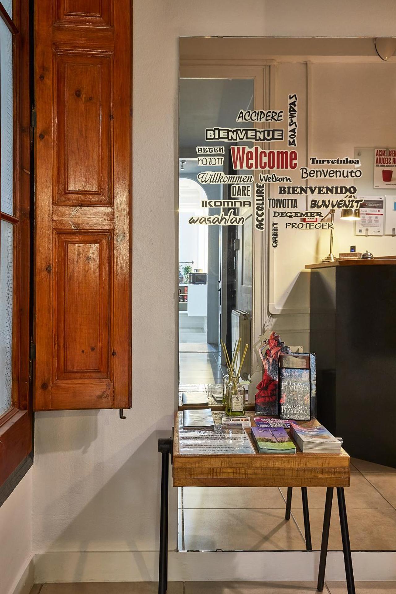 Guest house Ella Gran Via 2*