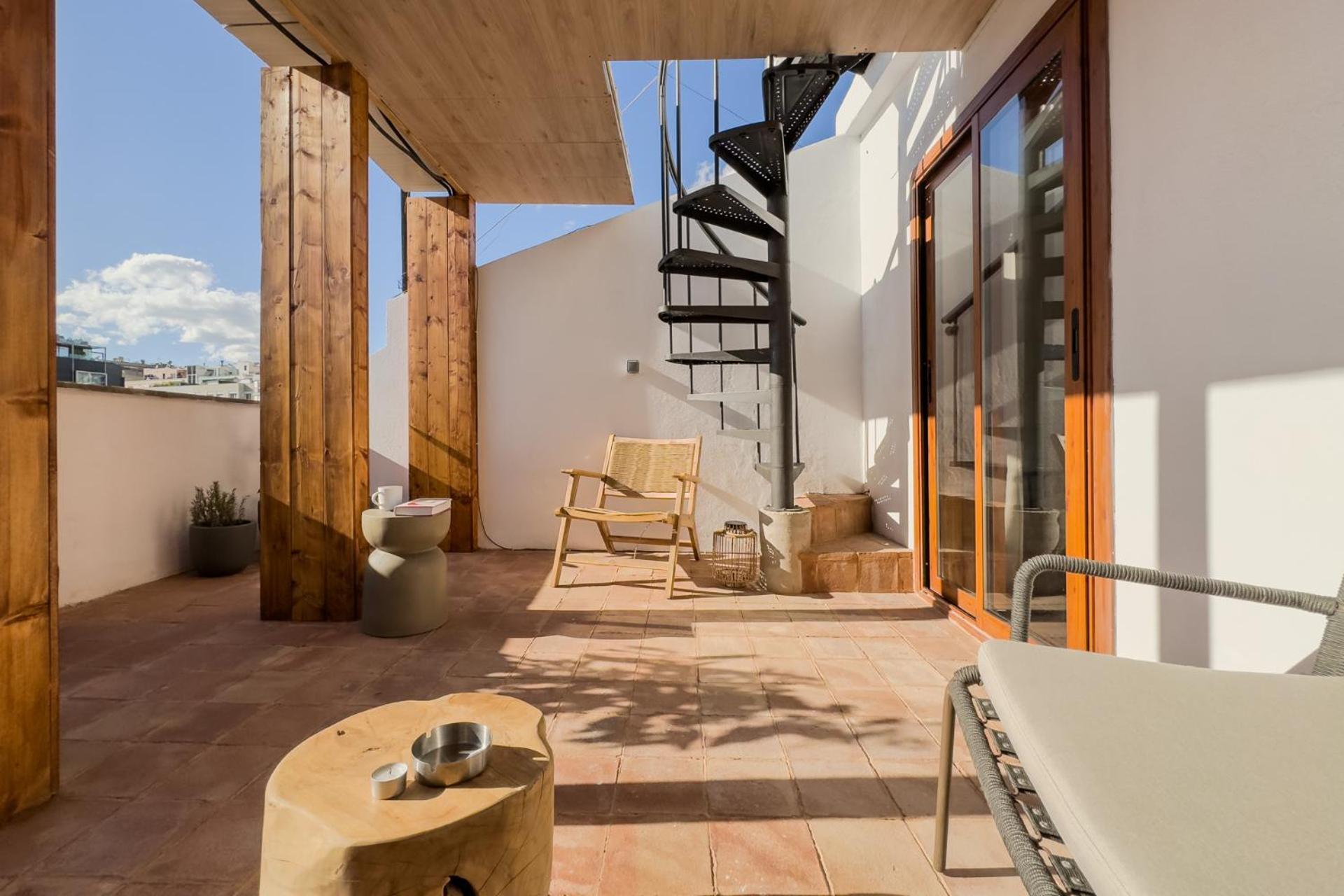 Oasis Downtown Apartment