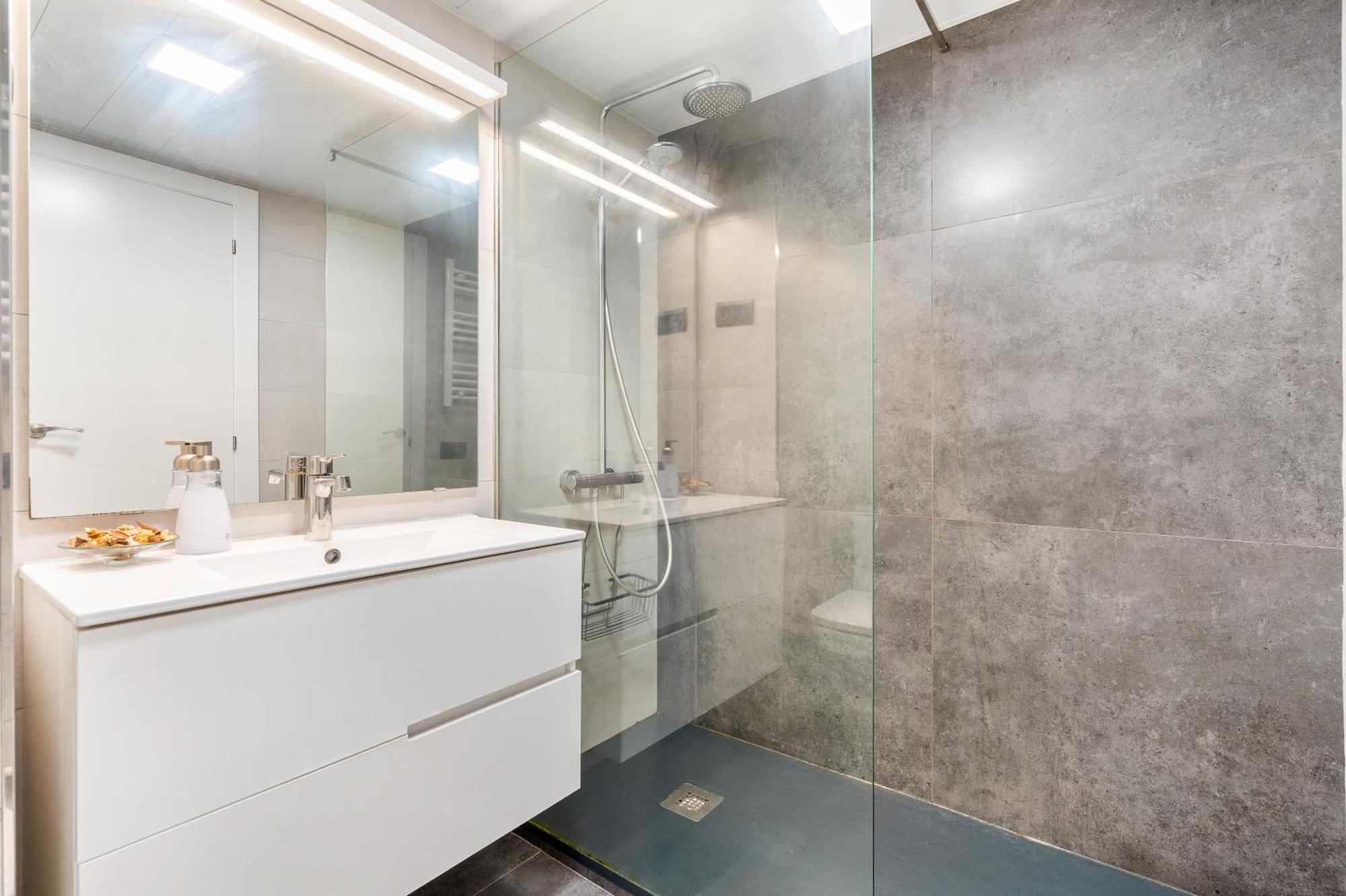 Your In Office & Gym & Parking Free Barcelona