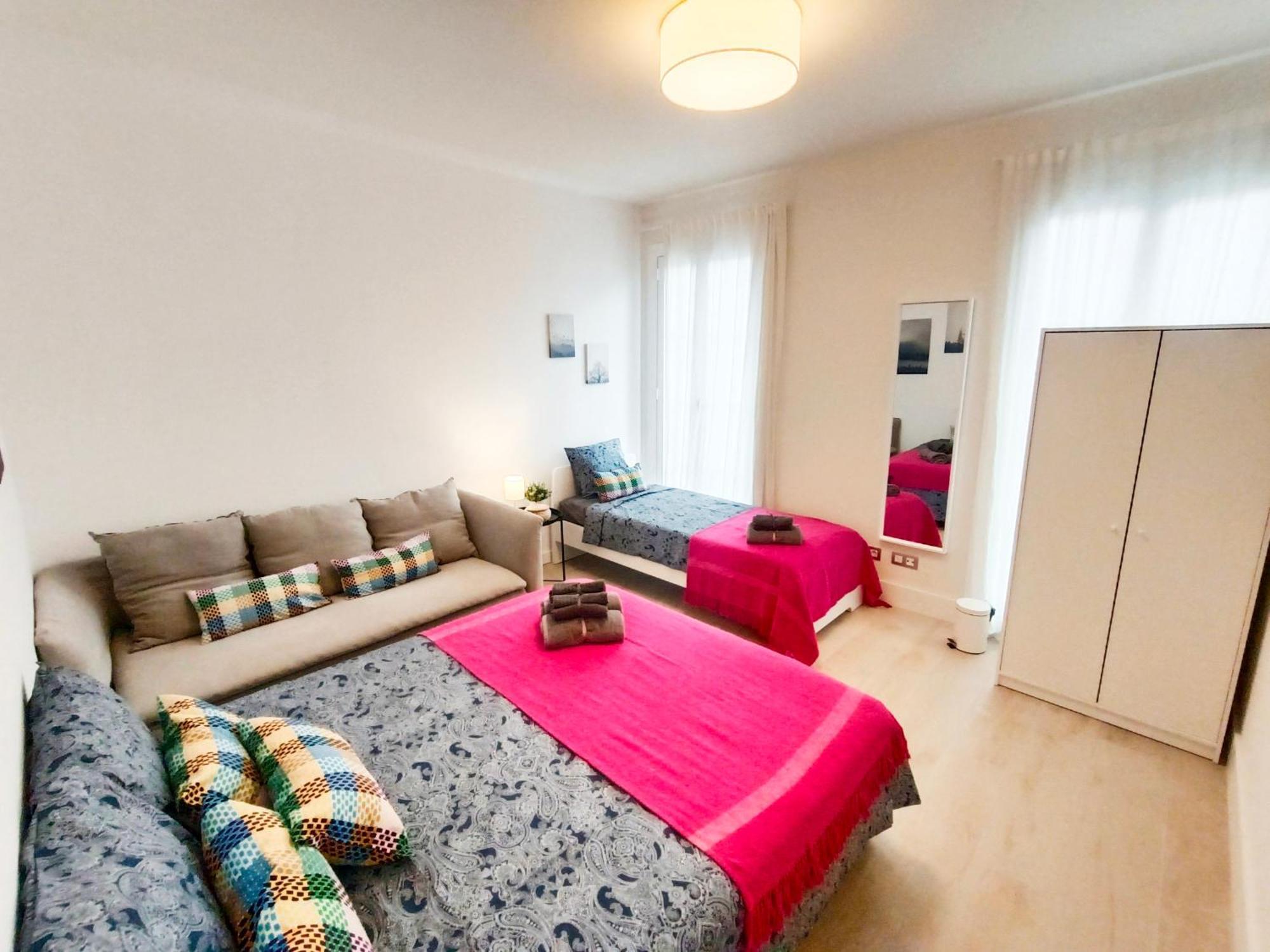 Hostal Oasis - By Ronda Universidad Barcelona