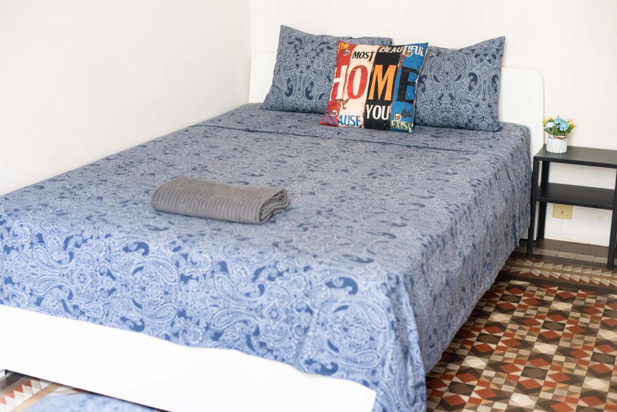 Hostel Oasis - Urquinaona1