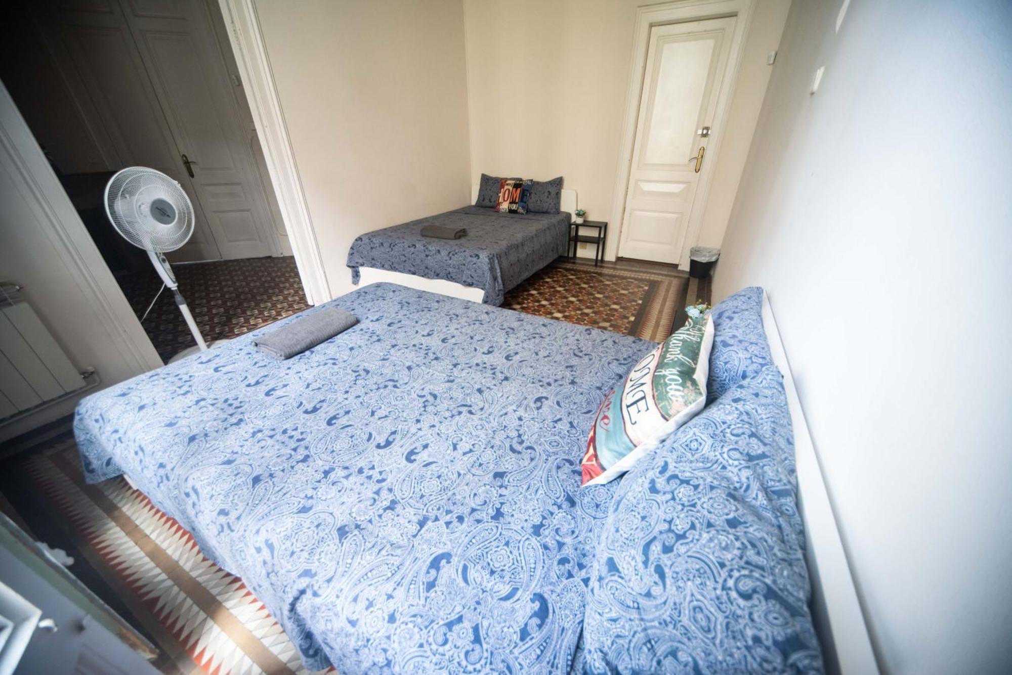 Oasis - Urquinaona1 Hostel