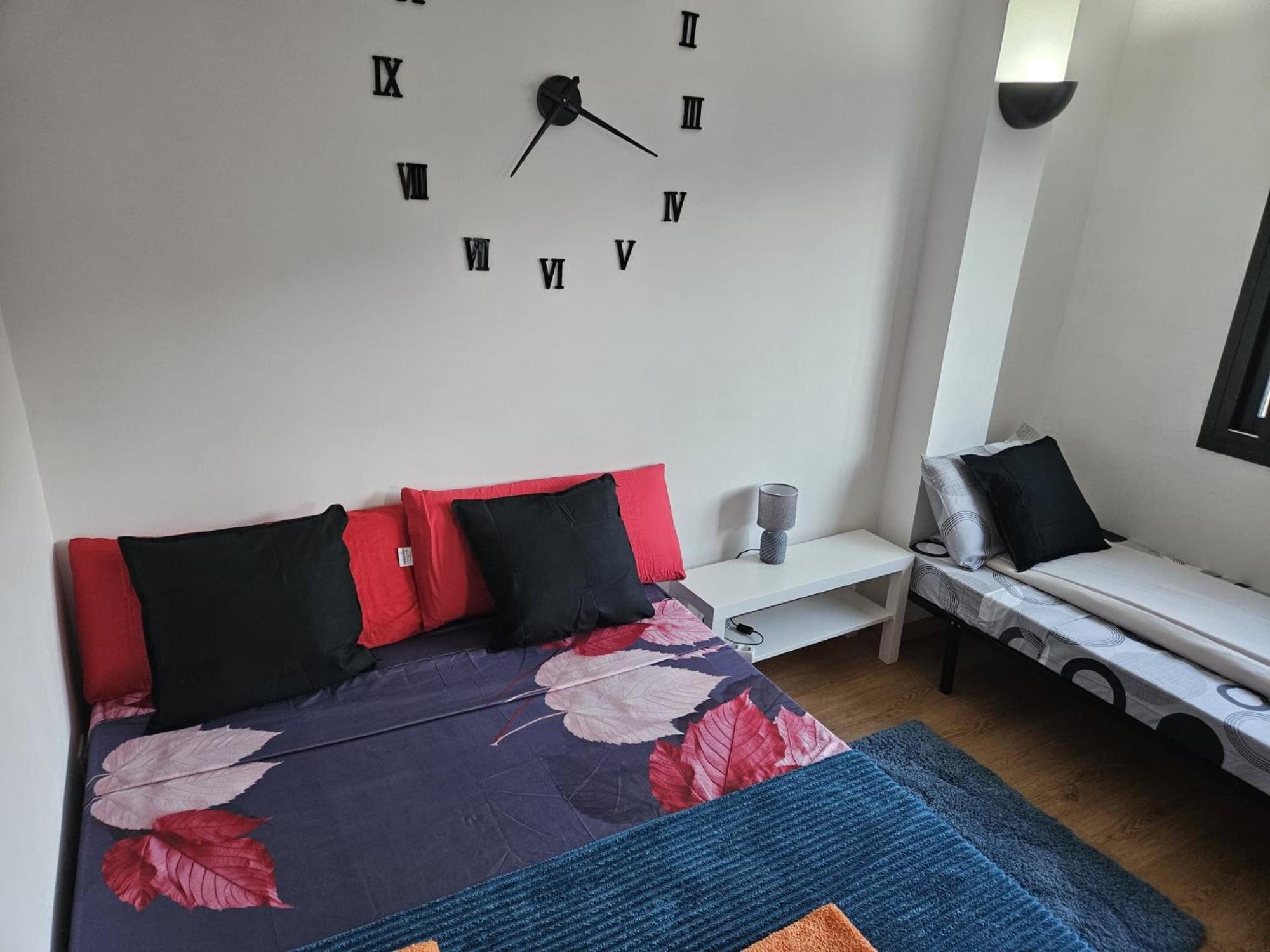 Sagrera Nino House Capsule hotel Barcelona