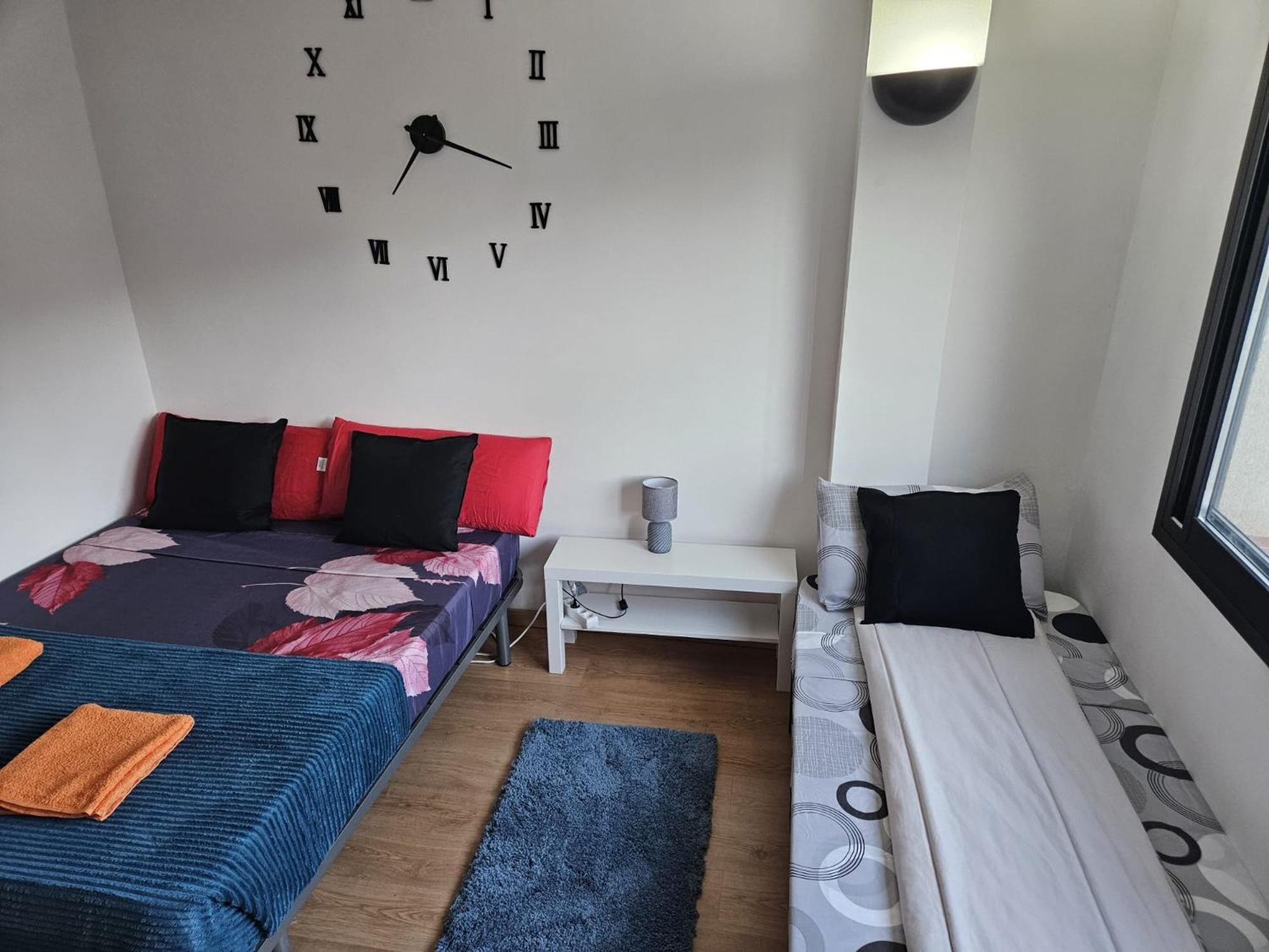 Capsule hotel Sagrera Nino House Barcelona