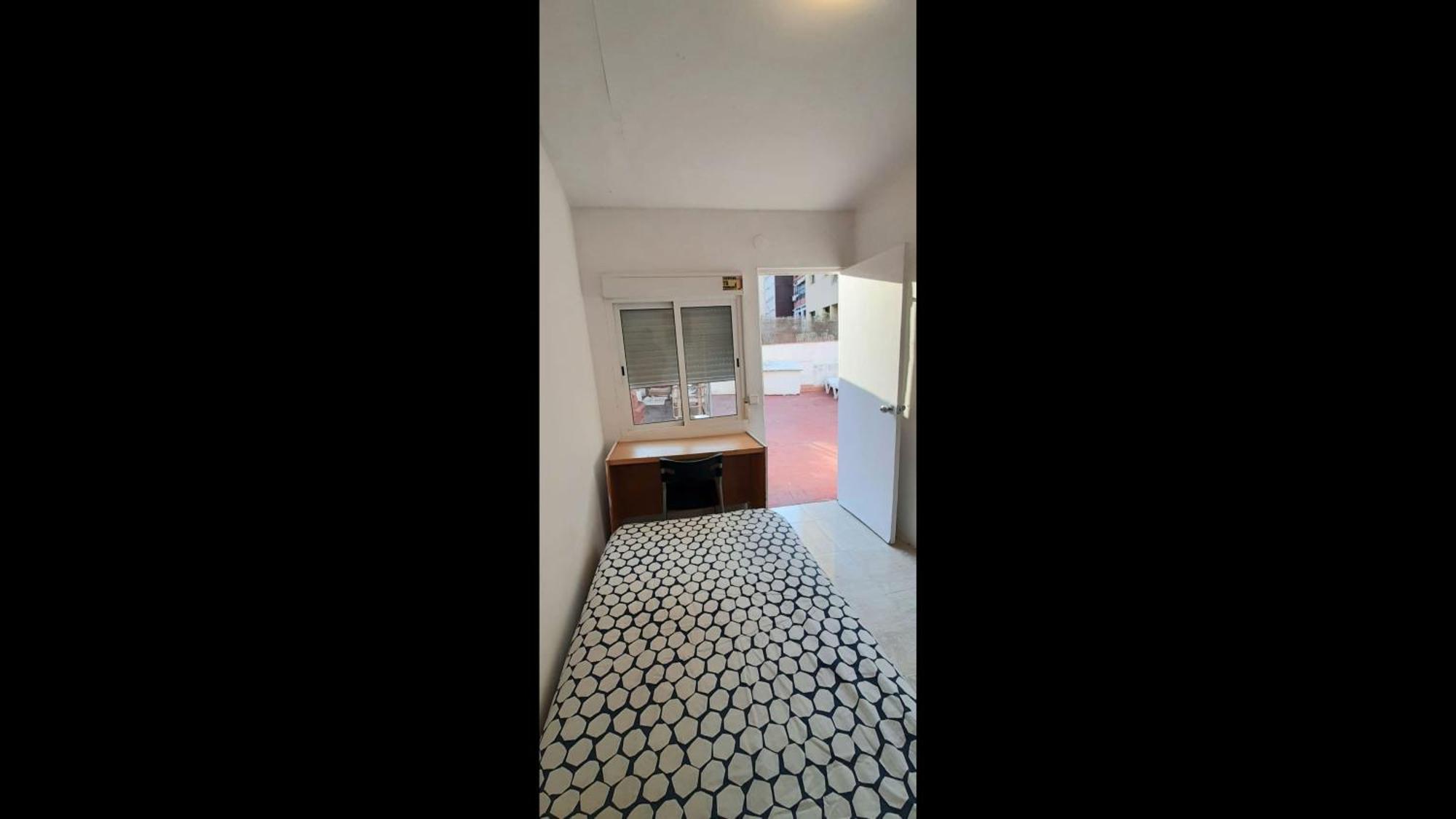 Private Room With 200M2 Sunny Terrace 8 Pensión *