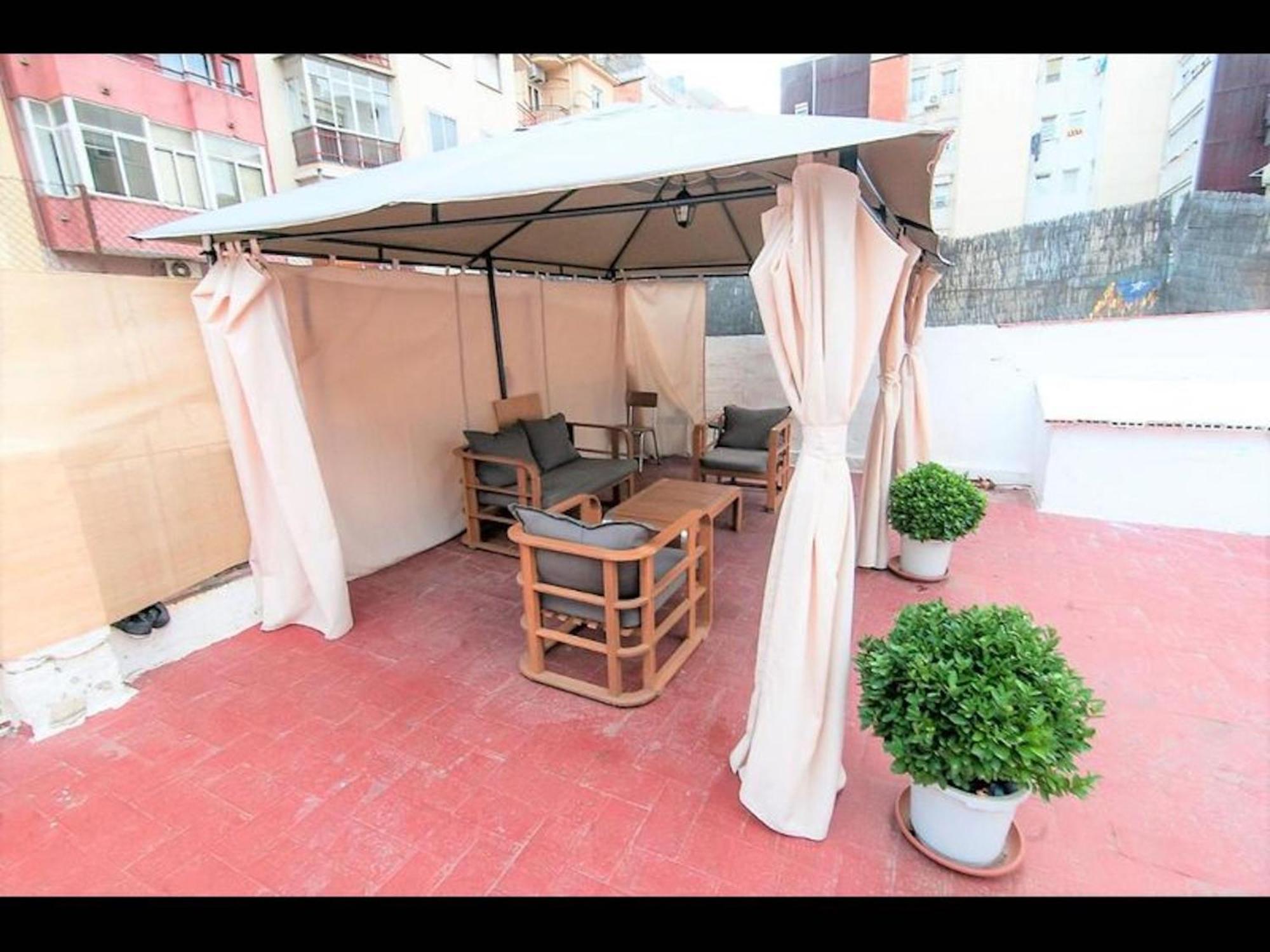 Private Room With 200M2 Sunny Terrace 8 Pensión