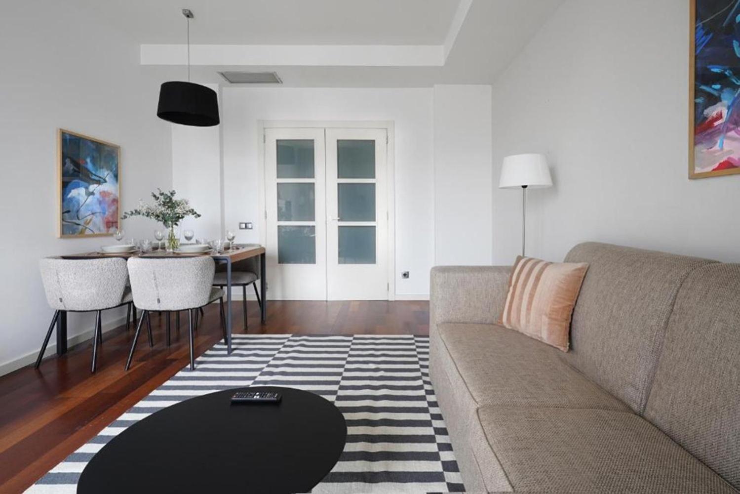 Ola Living Plaza Catalunya Apartamento *