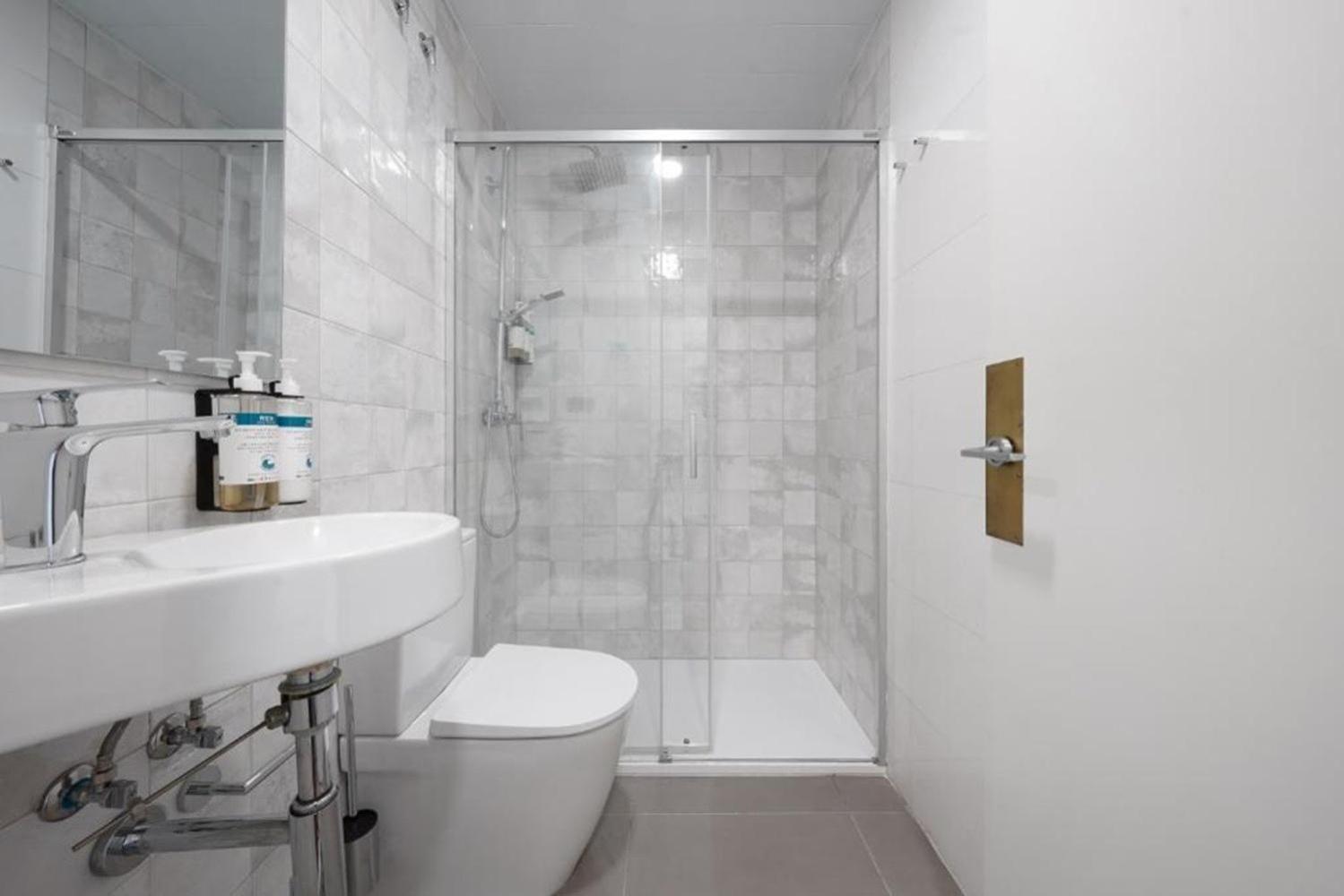 Ola Living Plaza Catalunya Apartamento *