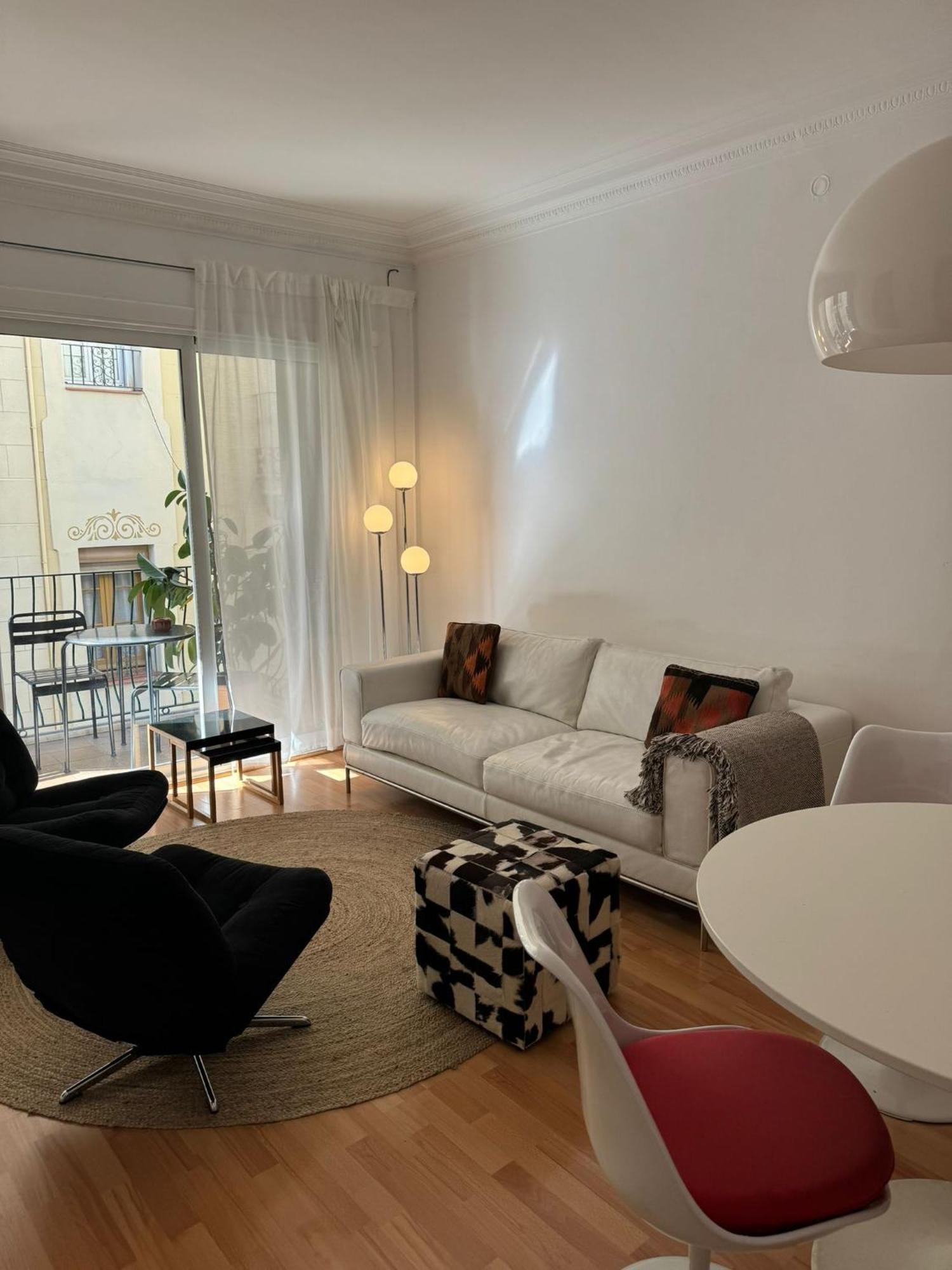 Stunning Designer 2 Bed In Glorious Gracia Apartment Barcelona