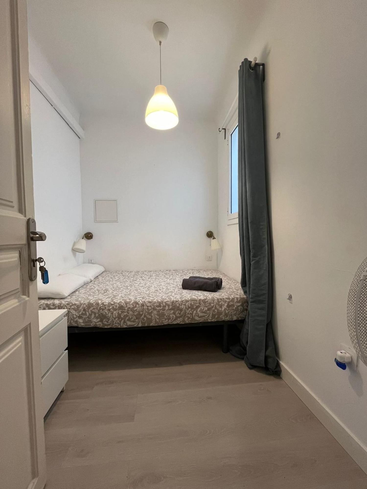 Hostal Private Near Parallel Av