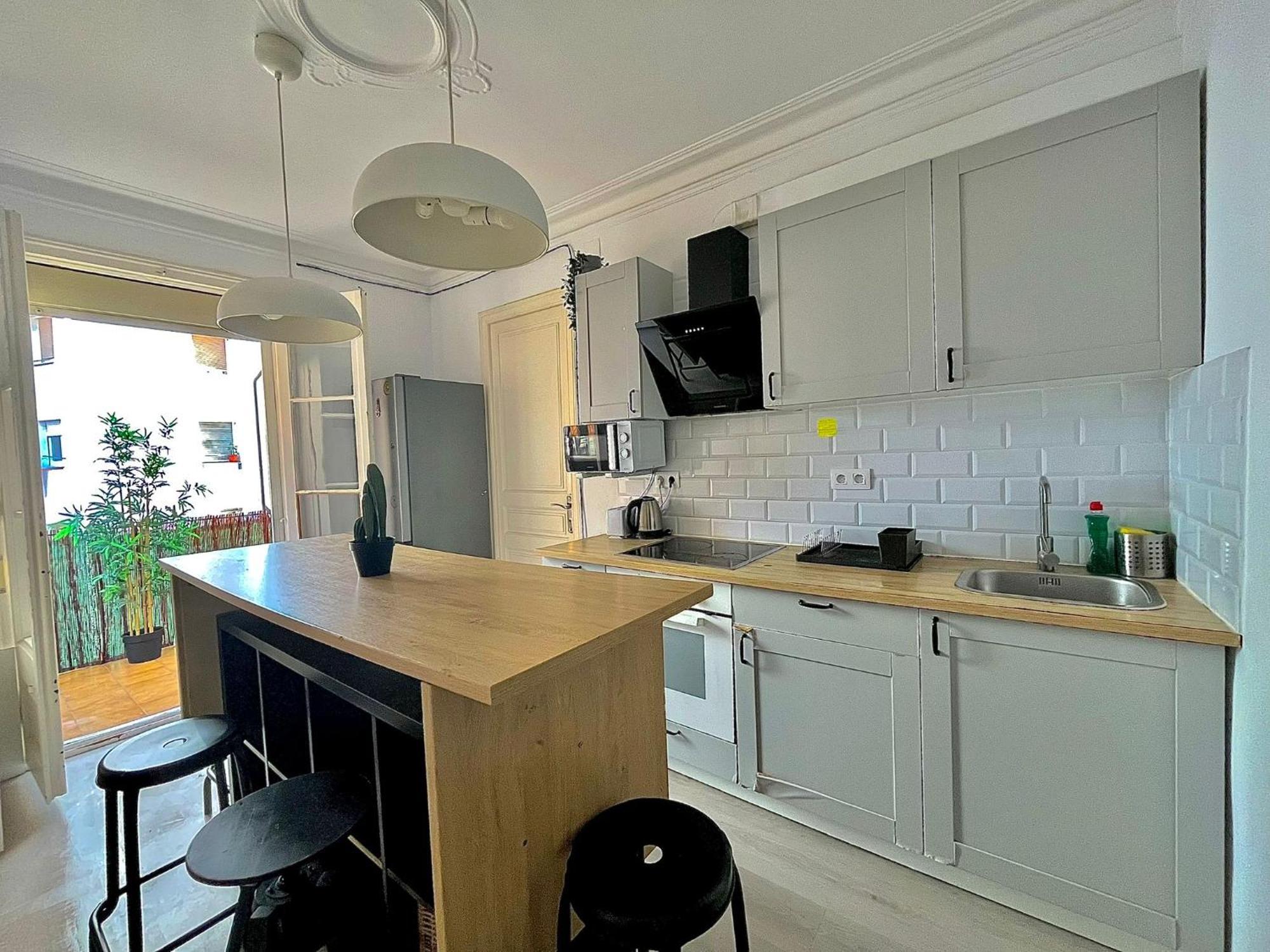Hostal Private Near Parallel Av Barcelona
