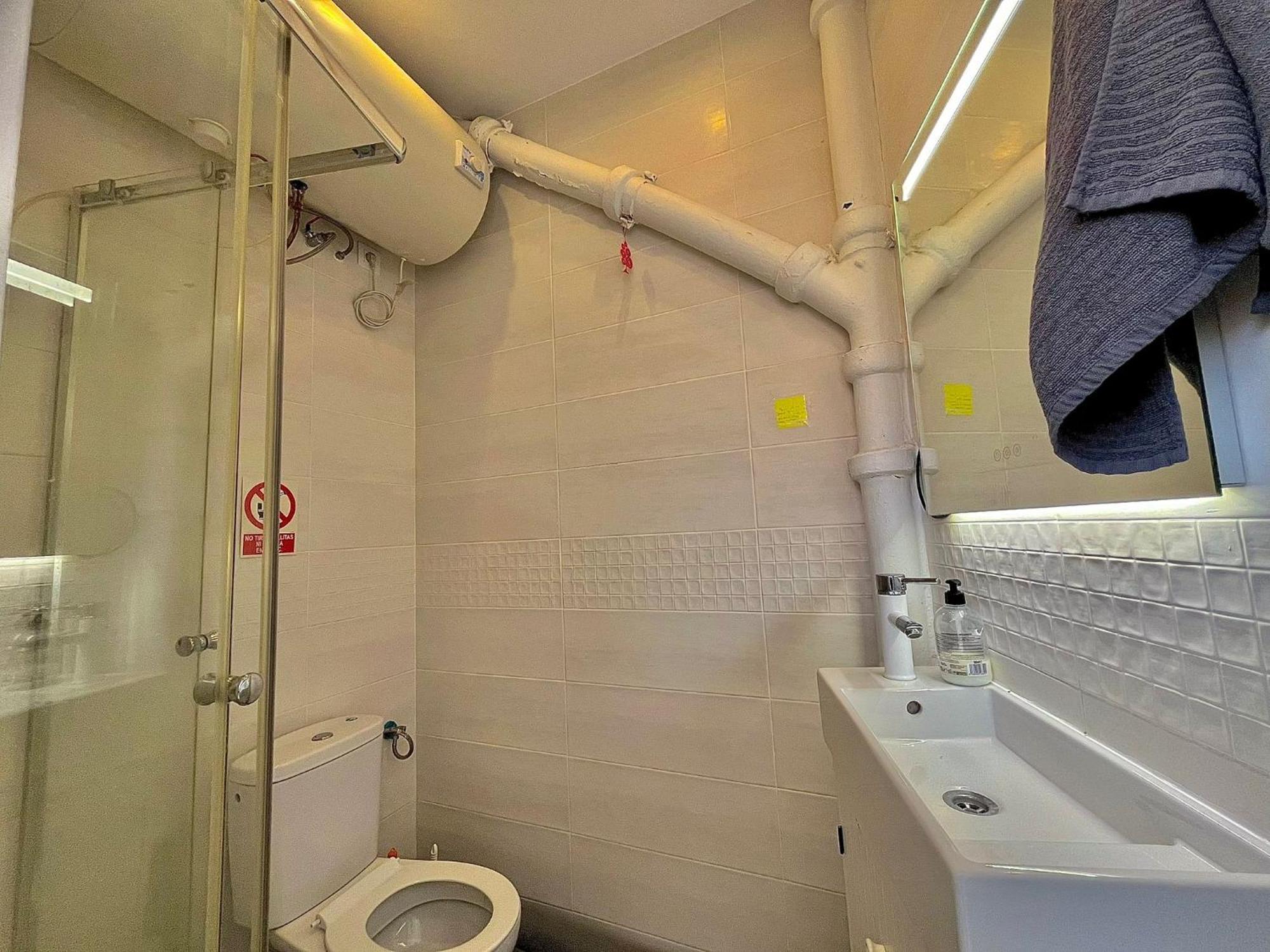 Private Near Parallel Av