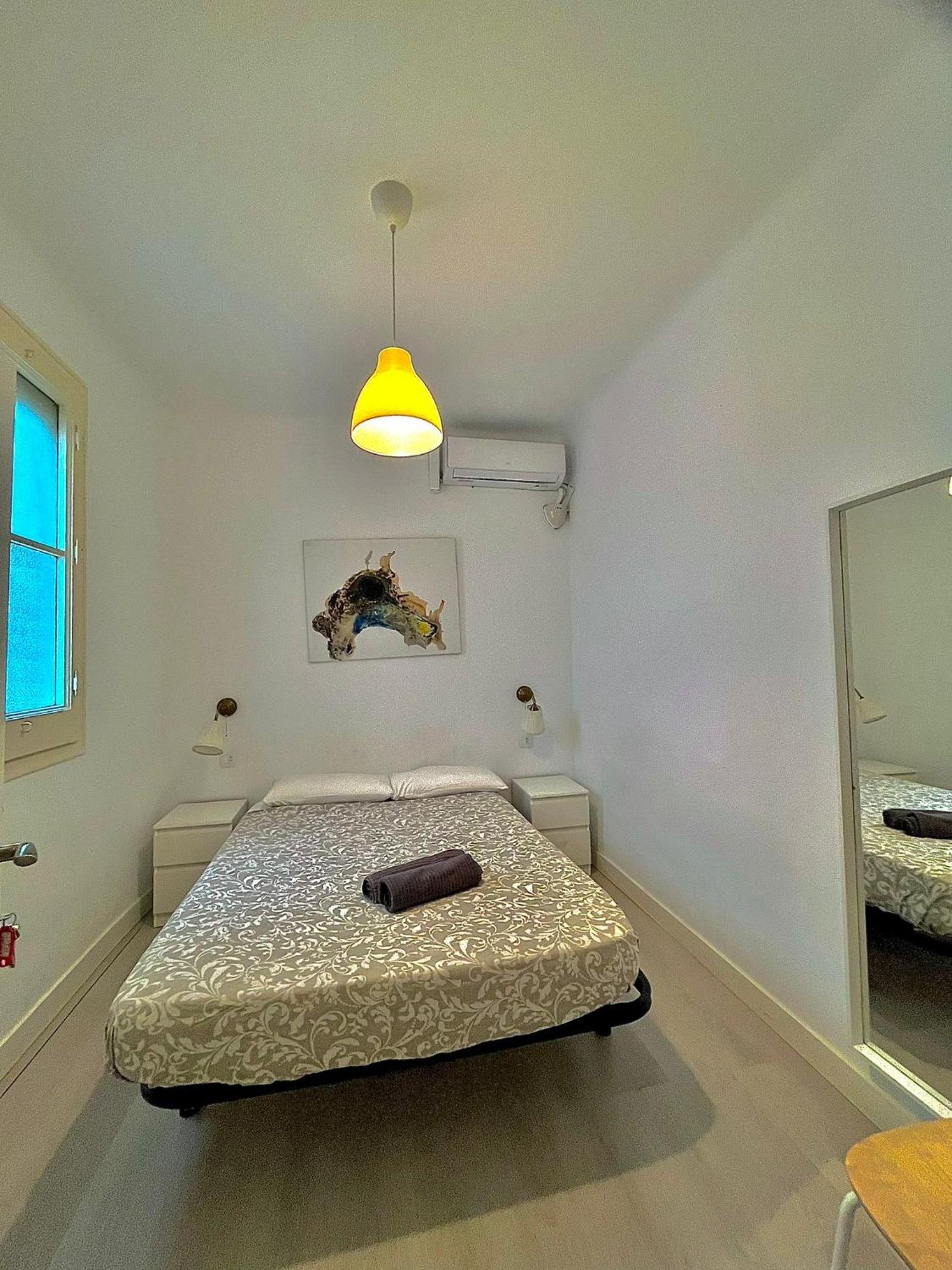 Hostal Private Near Parallel Av *