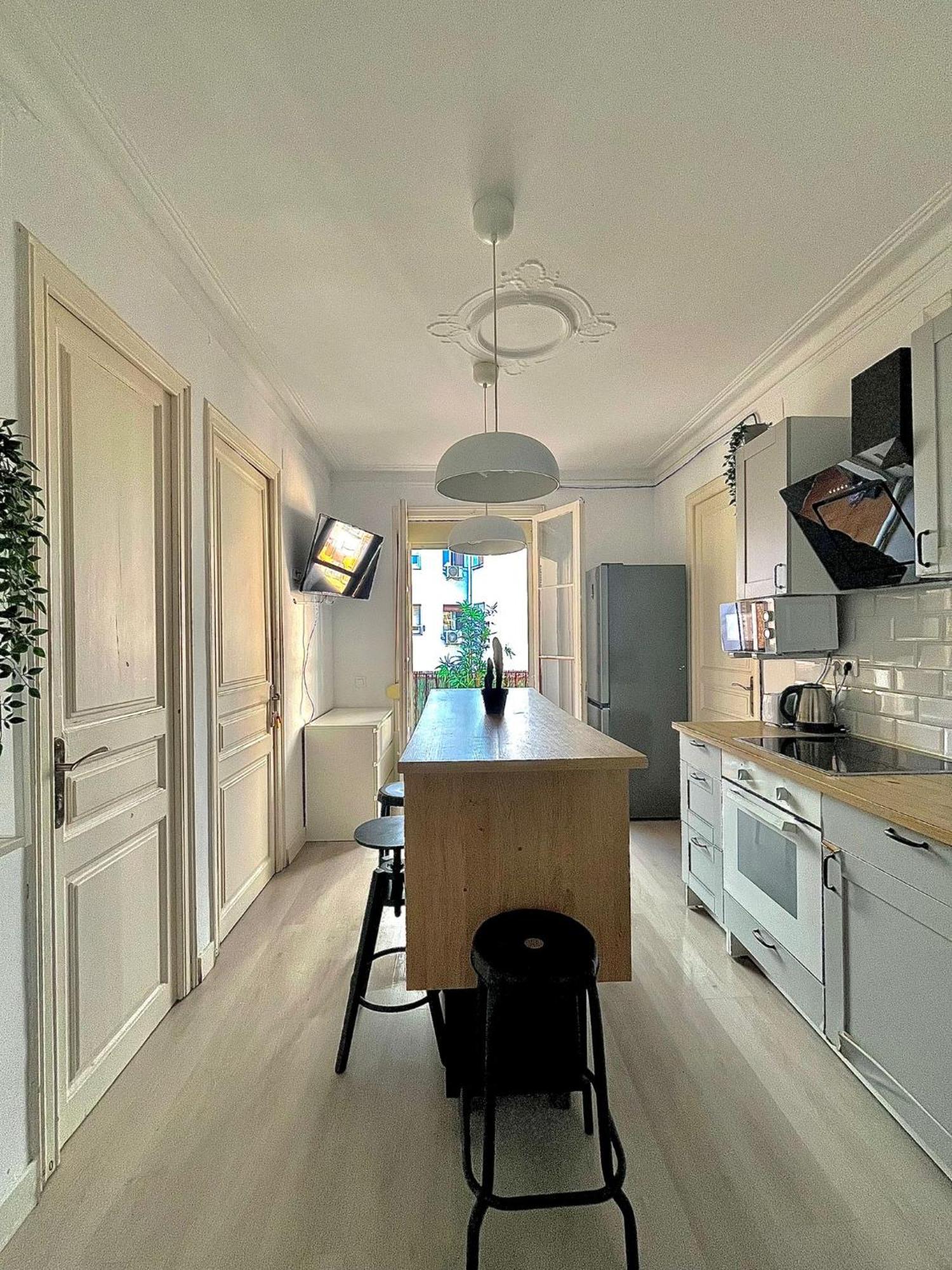Hostal Private Near Parallel Av *