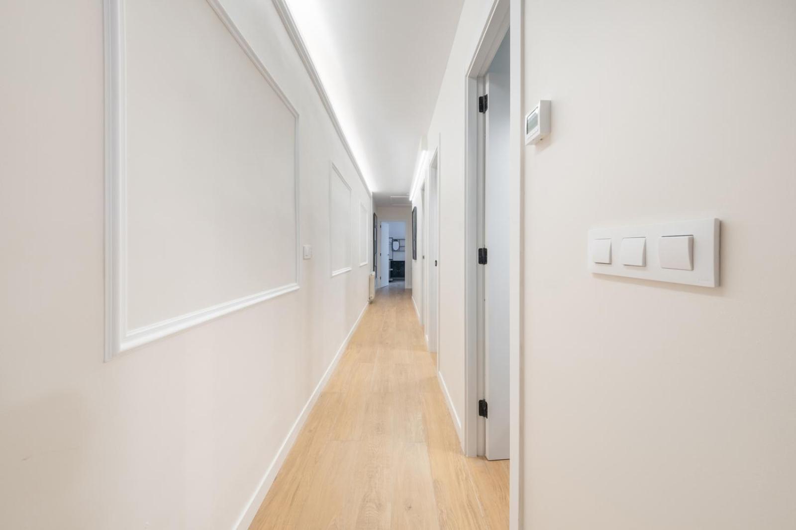 Bebarceloner Eixample - 4 Bedrooms Apartamento